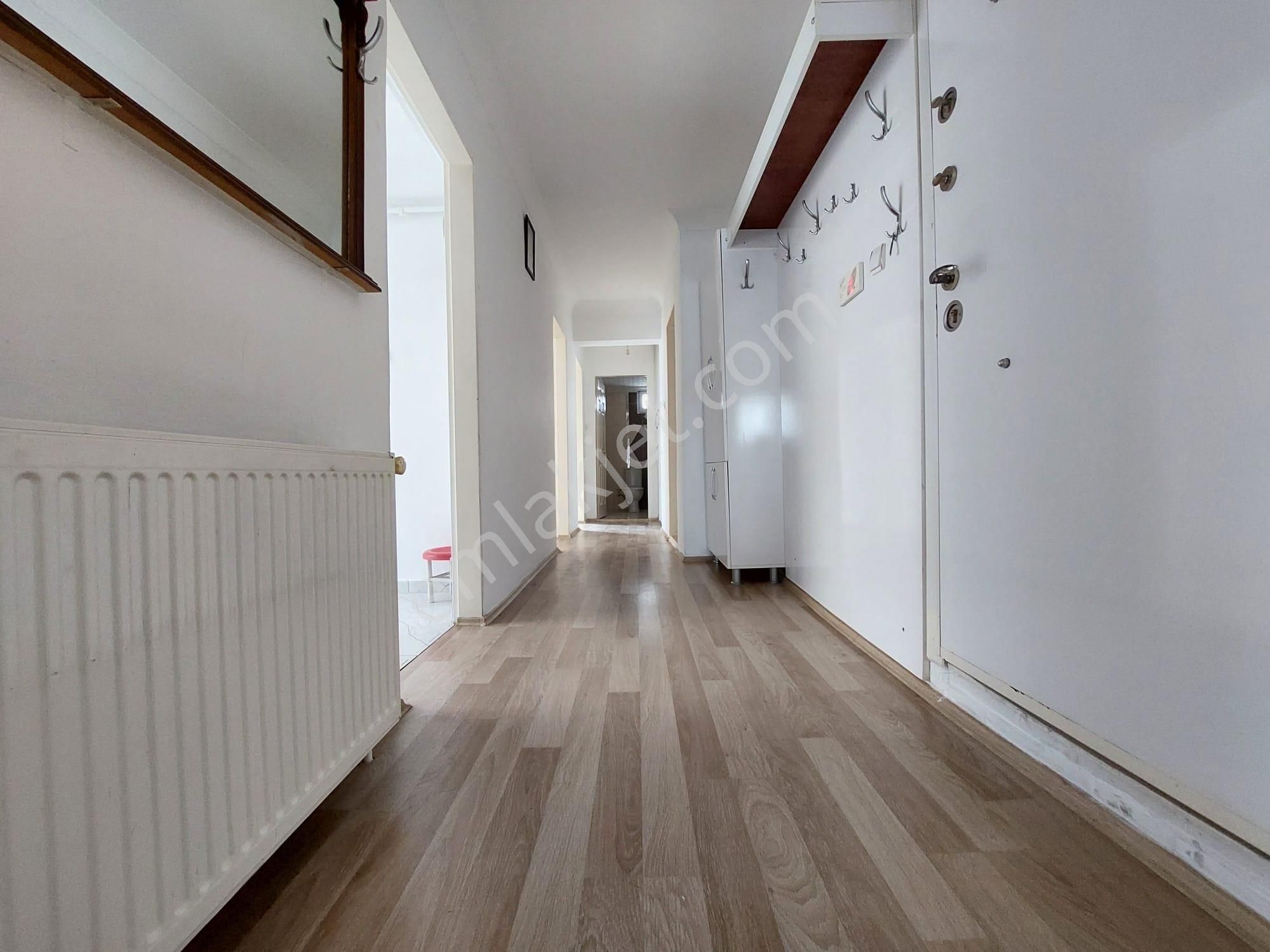 30 Ağustos Mah De Satılık 2+1 Yüksek Giriş Geniş Ön Cephe Daire - Görsel 16