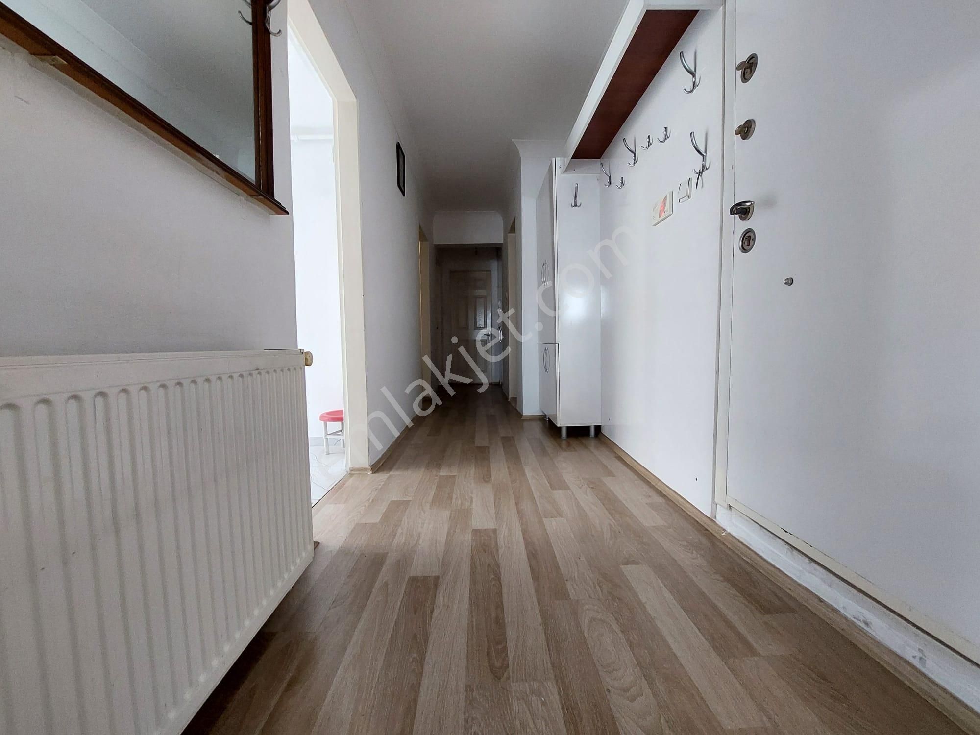 30 Ağustos Mah De Satılık 2+1 Yüksek Giriş Geniş Ön Cephe Daire - Görsel 8