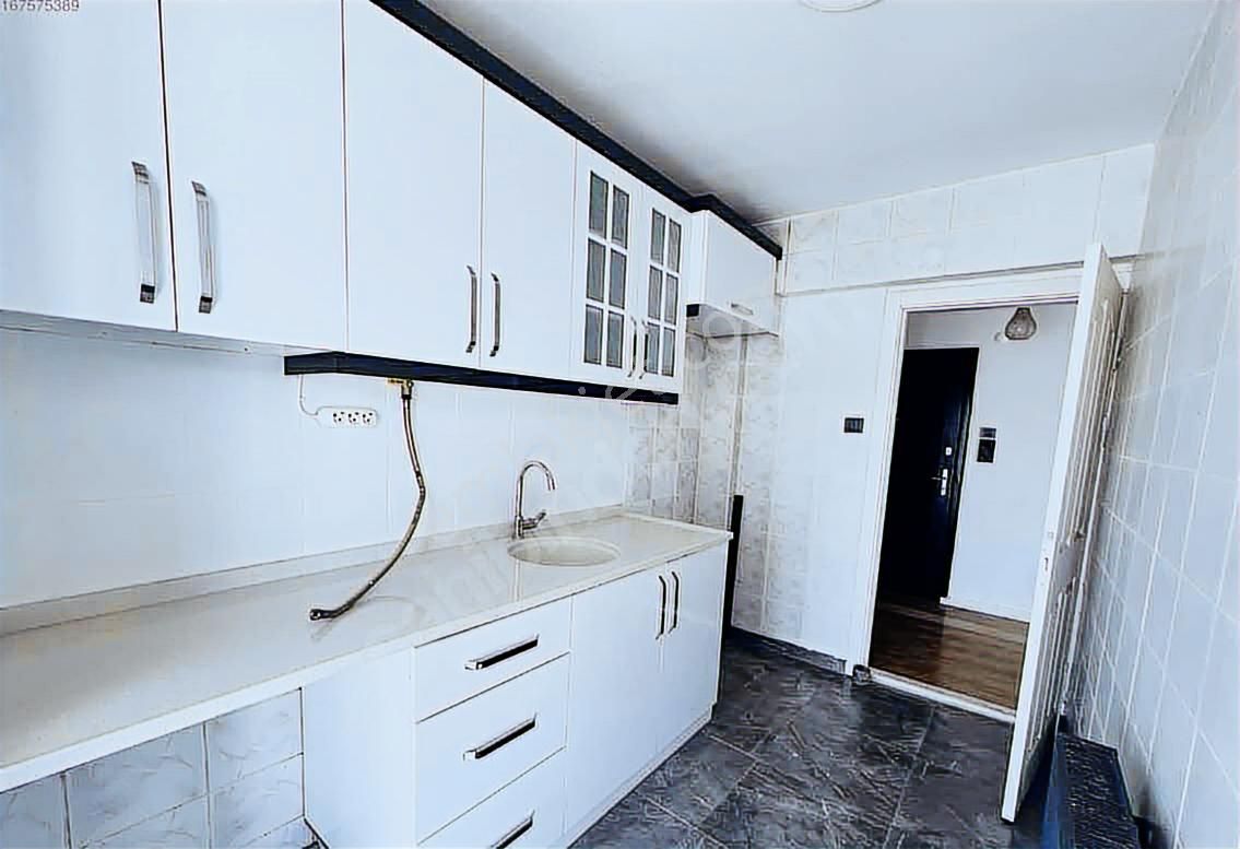 Erzene Mahallesi'nde Teraslı Doğalgazlı 3+1 Kiralık Daire - Görsel 11