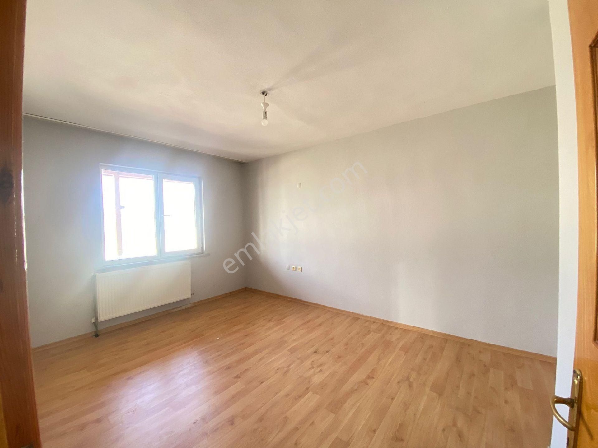 Tuşba Emlaktan Satılık Adliye Binası Önünde 3+1 Daire