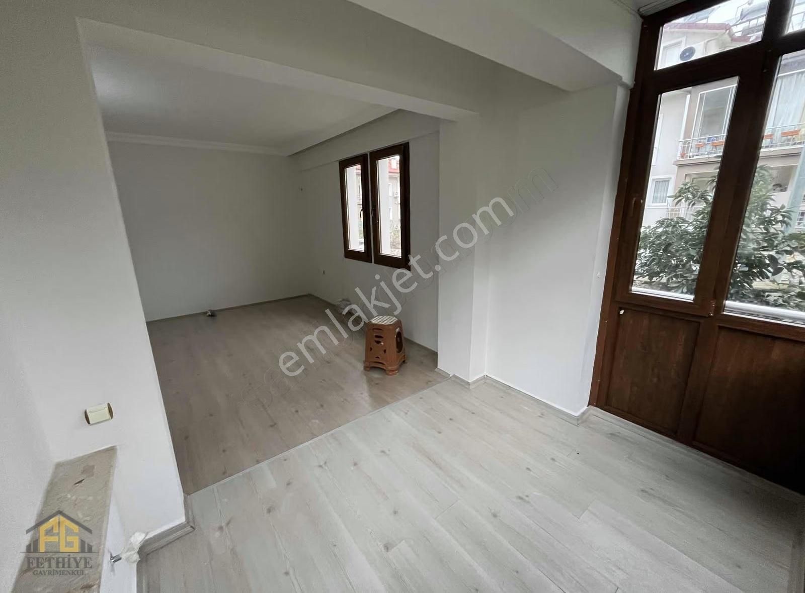 Taşyaka Mahallesi 4+1 Tadilatlı Satılık Ters Dubleks - Görsel 15