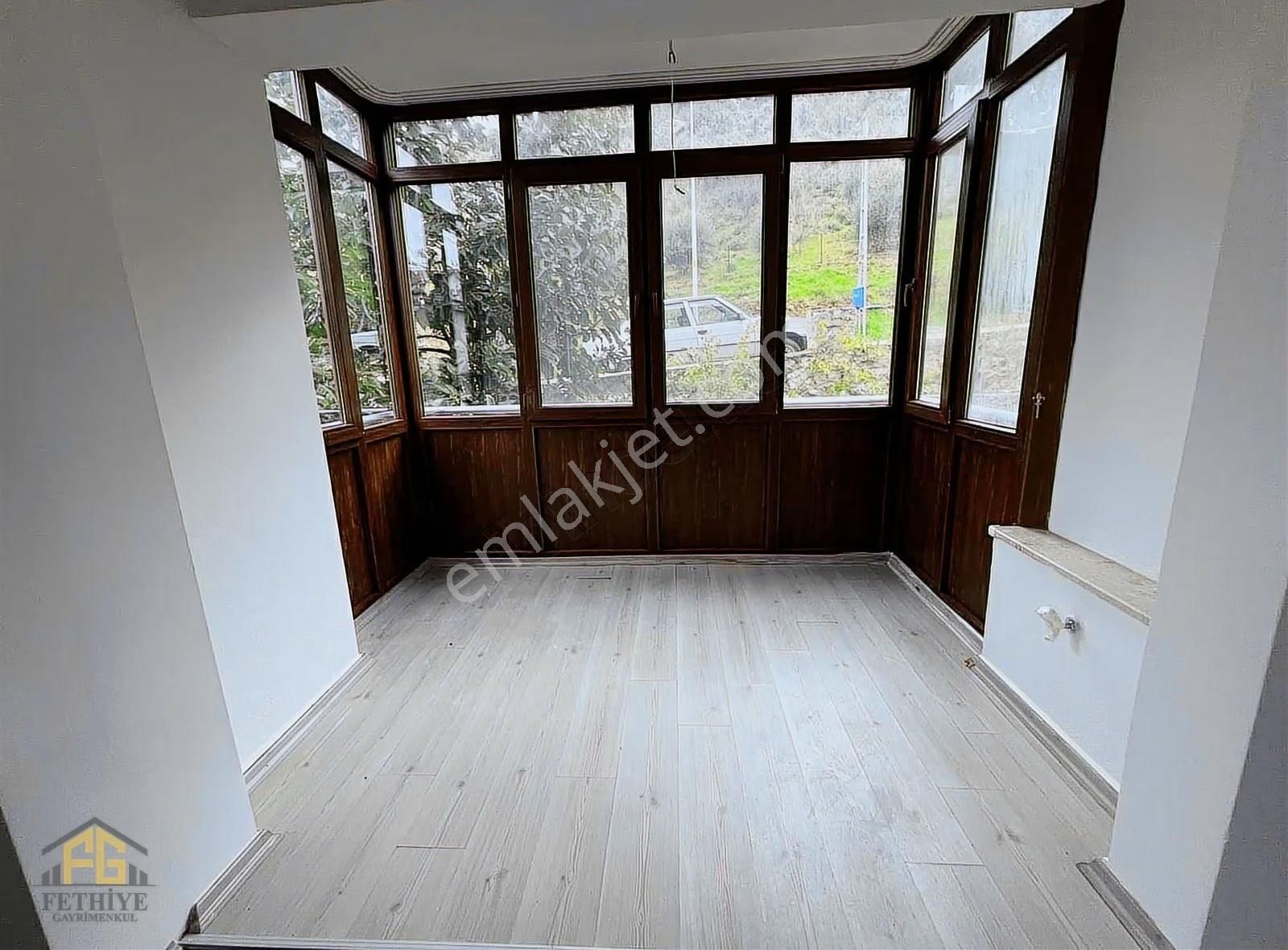 Taşyaka Mahallesi 4+1 Tadilatlı Satılık Ters Dubleks - Görsel 5