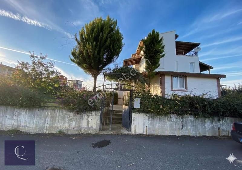 Clara Gayrimenkul'den Serik'de Satılık Tripleks Villa - Görsel 4