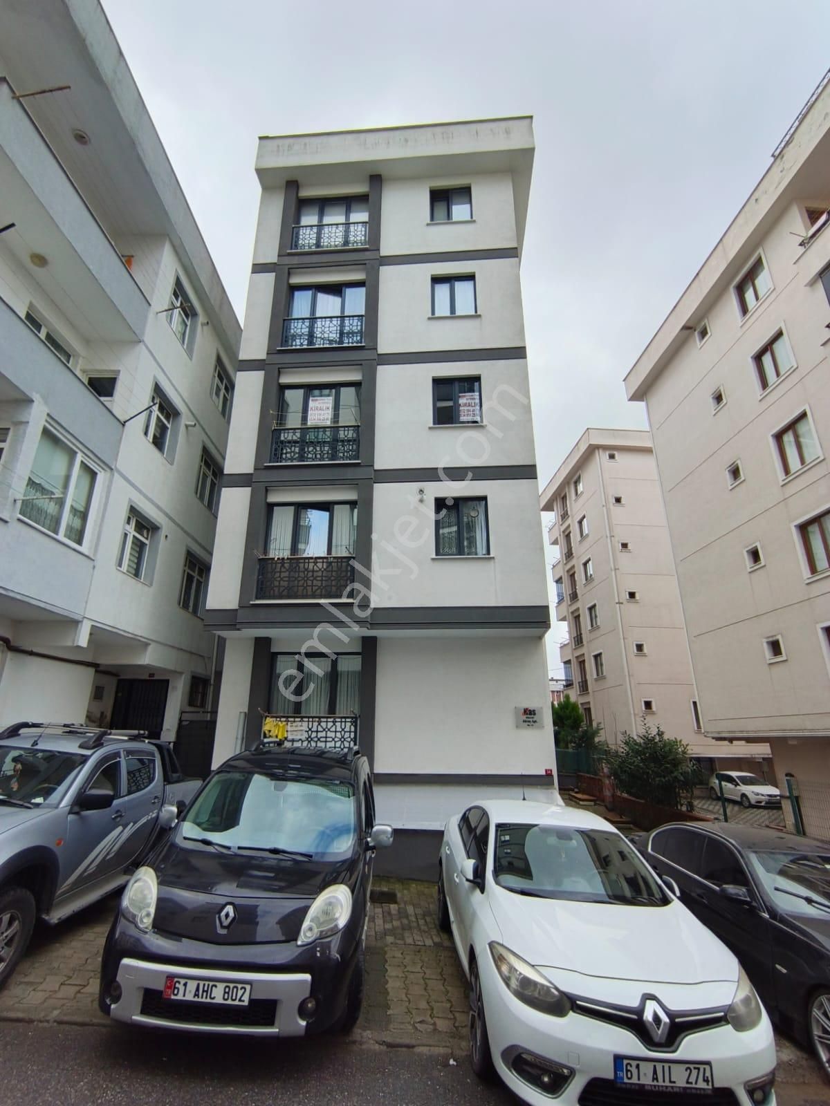 Çekmeköy Çatalmeşe Merkezi Konumda Kiralık 2+1 75m² Daire