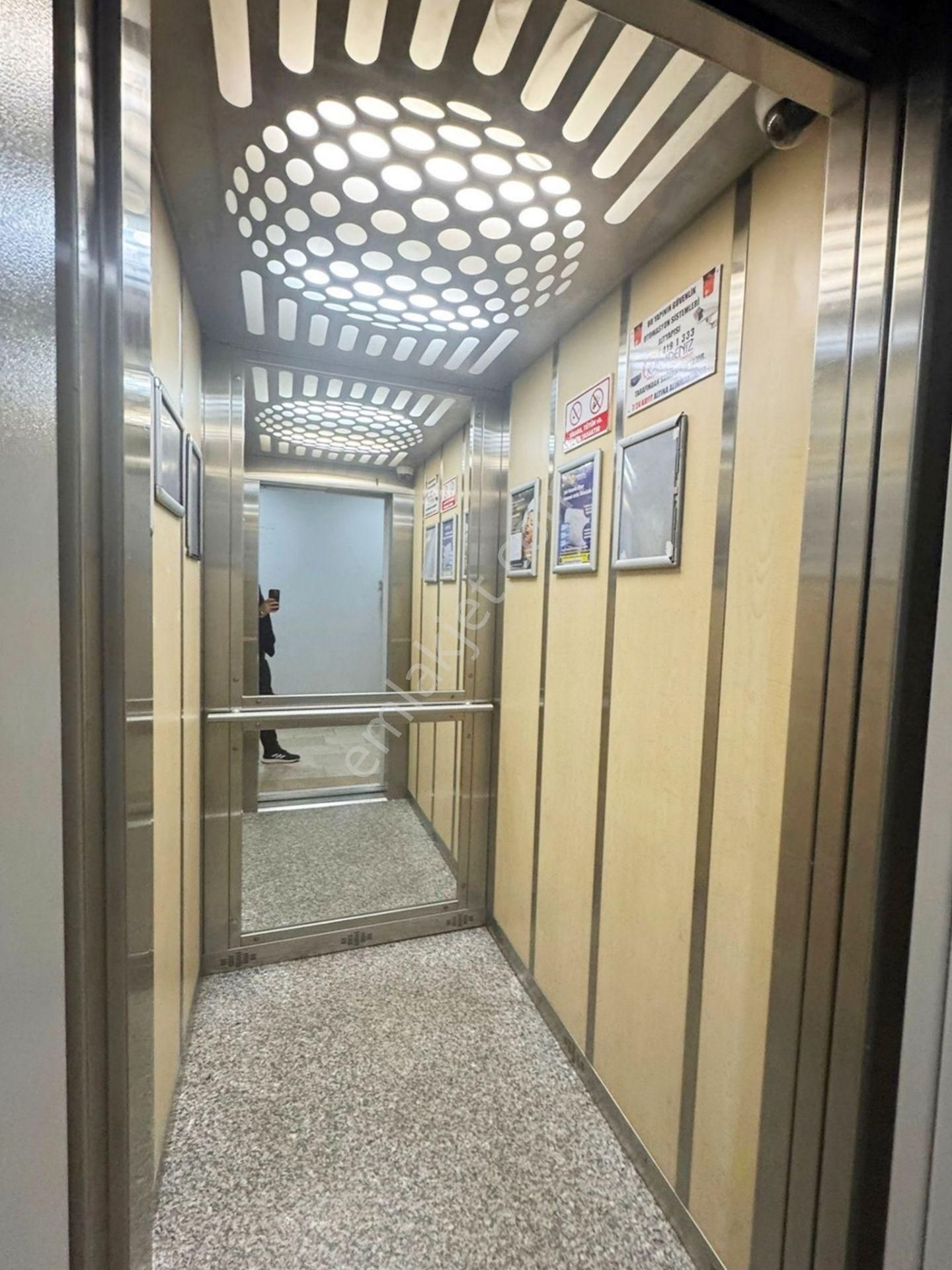 Mertcan'dan Havuzlu Güvenlikli Sitede Balkonlu Ara Kat Lüks 1+1 - Görsel 11