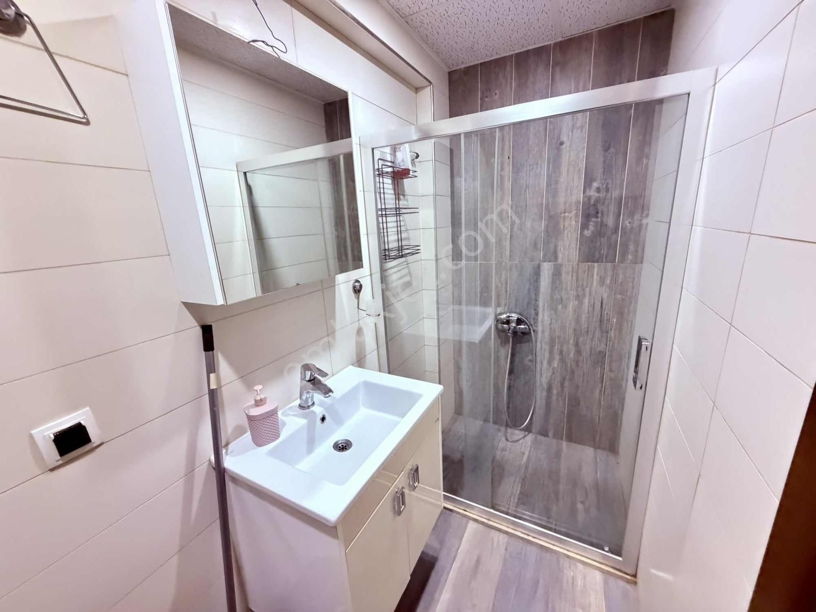 Burcu'dan 17 Eylül Atatürk Cd Plaza'da Klimalı Full Eşyalı 1+1 - Görsel 16