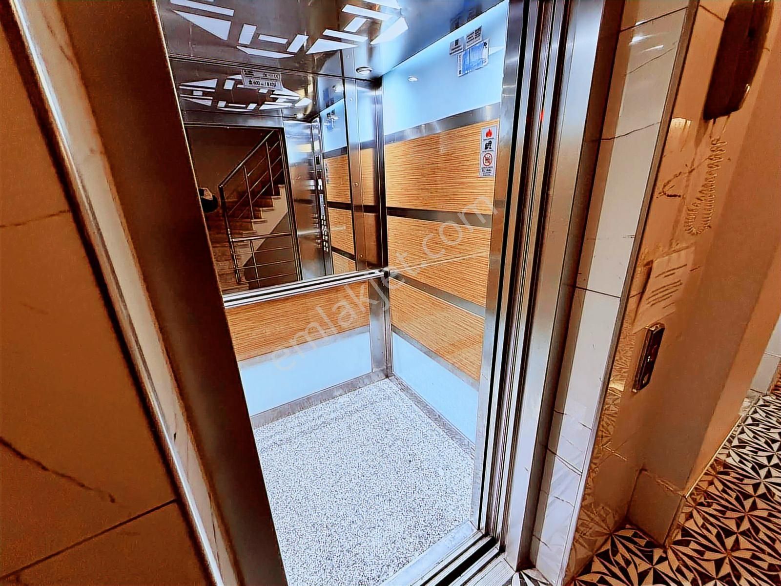 Burcu'dan 17 Eylül Atatürk Cd Plaza'da Klimalı Full Eşyalı 1+1 - Görsel 20