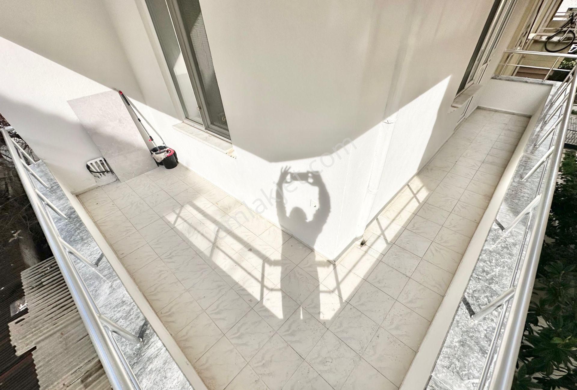 ꧁ay Emlaktan꧂akçay Merkezde İçi Komple Yenilenmiş Arakat Denize Yakın Satılık 2+1 Lüx Daire - Görsel 8