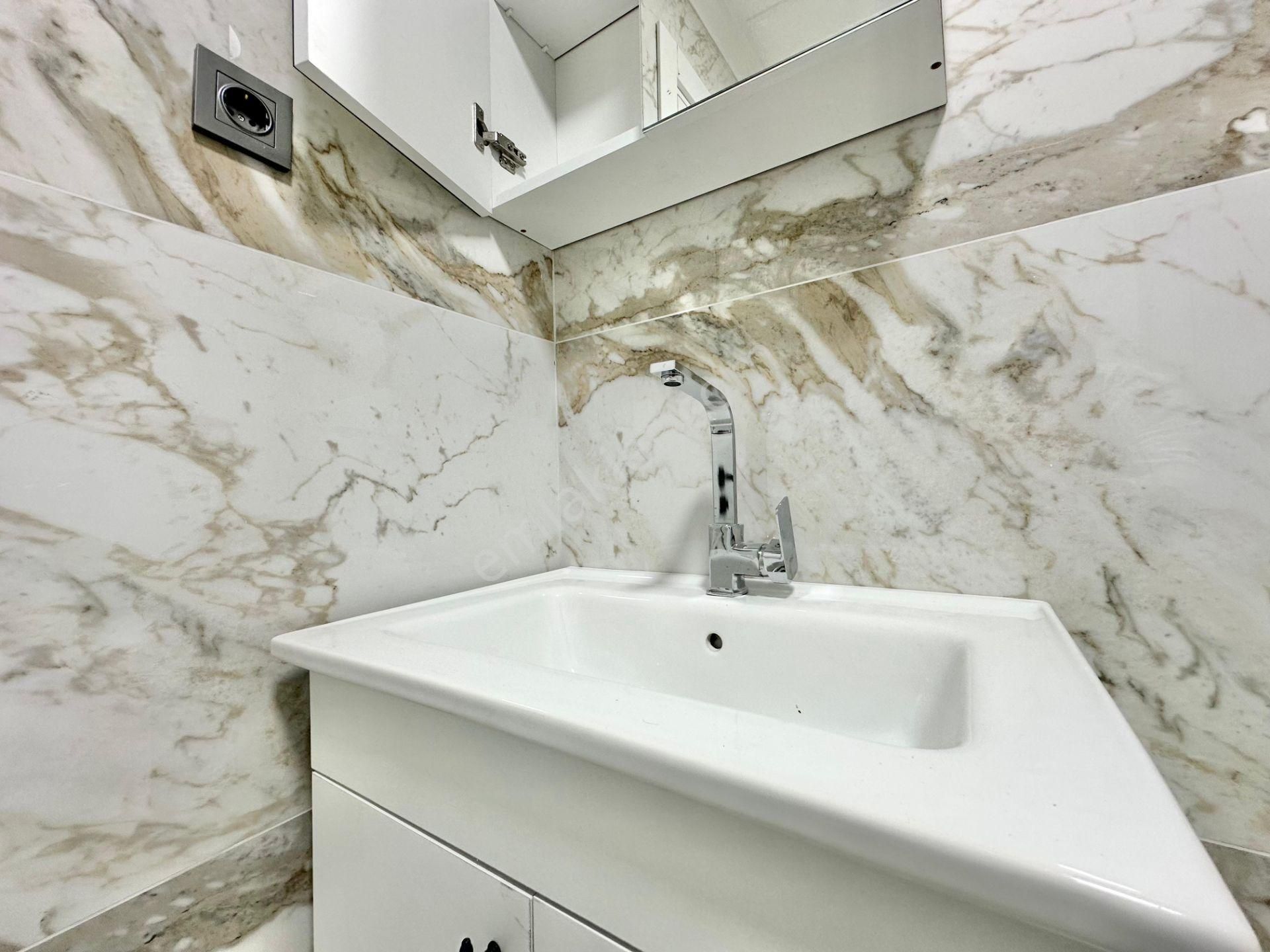 ꧁ay Emlaktan꧂akçay Merkezde İçi Komple Yenilenmiş Arakat Denize Yakın Satılık 2+1 Lüx Daire - Görsel 35