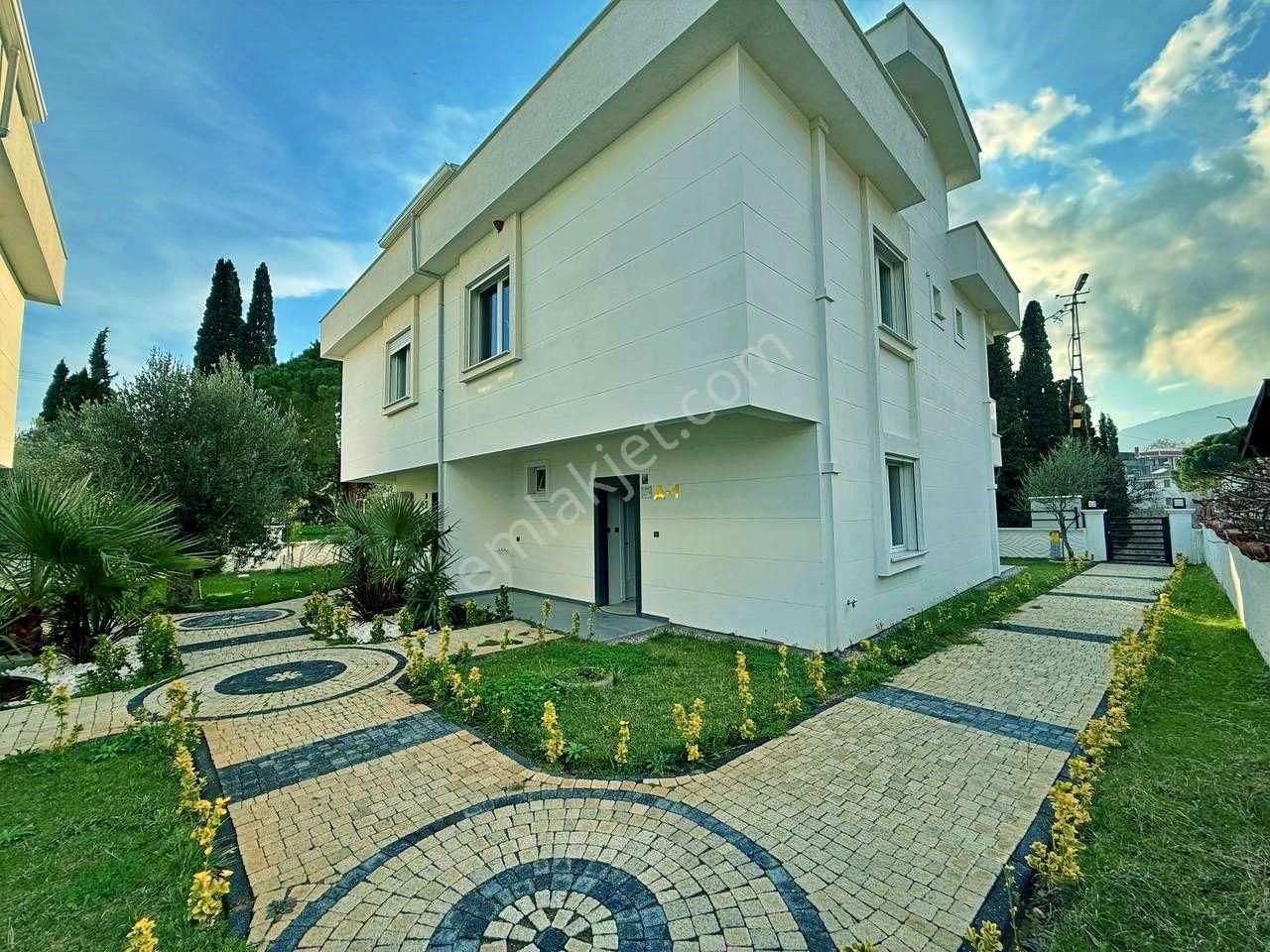 Uytun'dan Gürede Sitede Çift Teraslı Bahçeli 5+1 Satılık Villa - Görsel 26