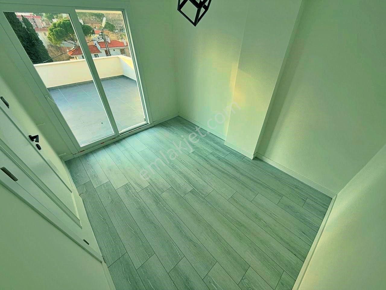 Uytun'dan Gürede Sitede Çift Teraslı Bahçeli 5+1 Satılık Villa - Görsel 23