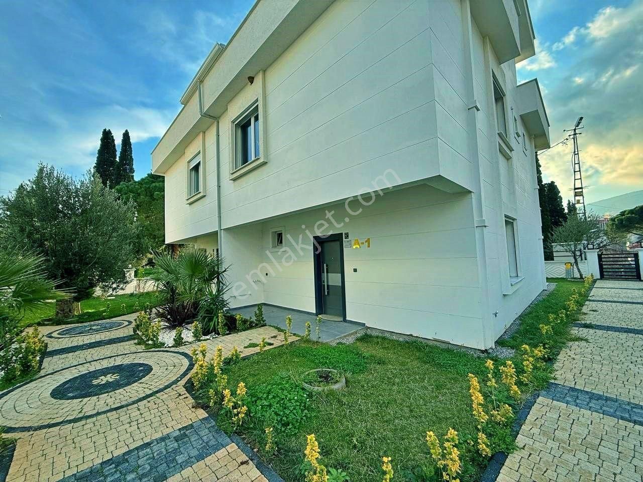 Uytun'dan Gürede Sitede Çift Teraslı Bahçeli 5+1 Satılık Villa - Görsel 17