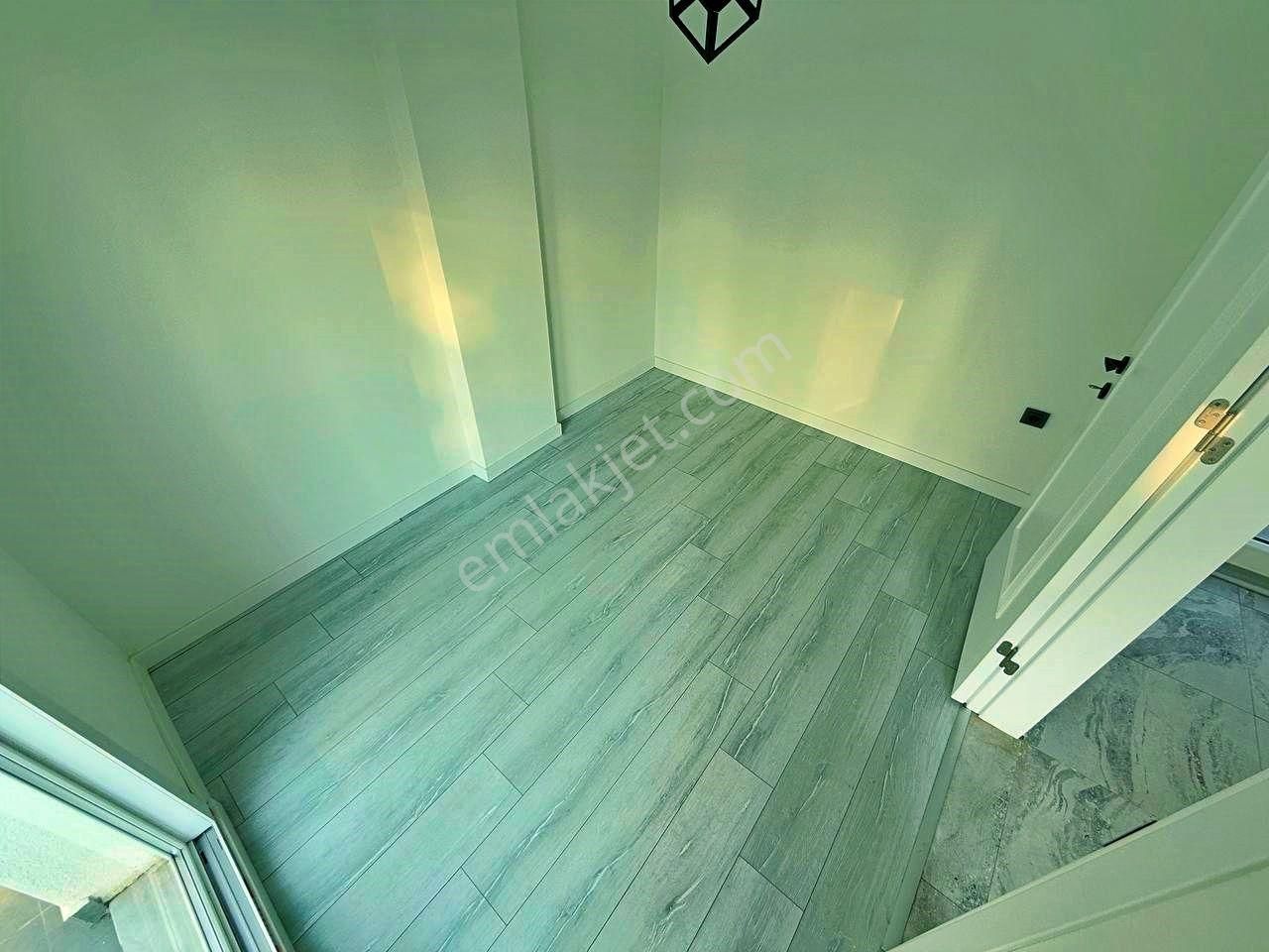 Uytun'dan Gürede Sitede Çift Teraslı Bahçeli 5+1 Satılık Villa - Görsel 16