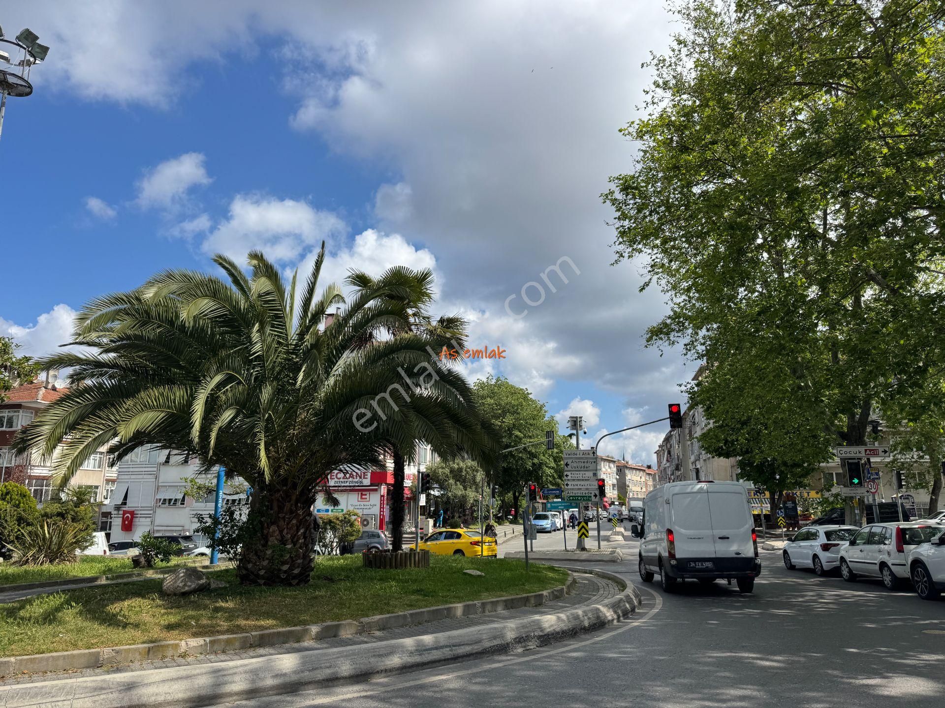 As Emlak Tan 2+1 Zeynep Kamilde Cadde Üzeri 3.kat Balkonlu Daire