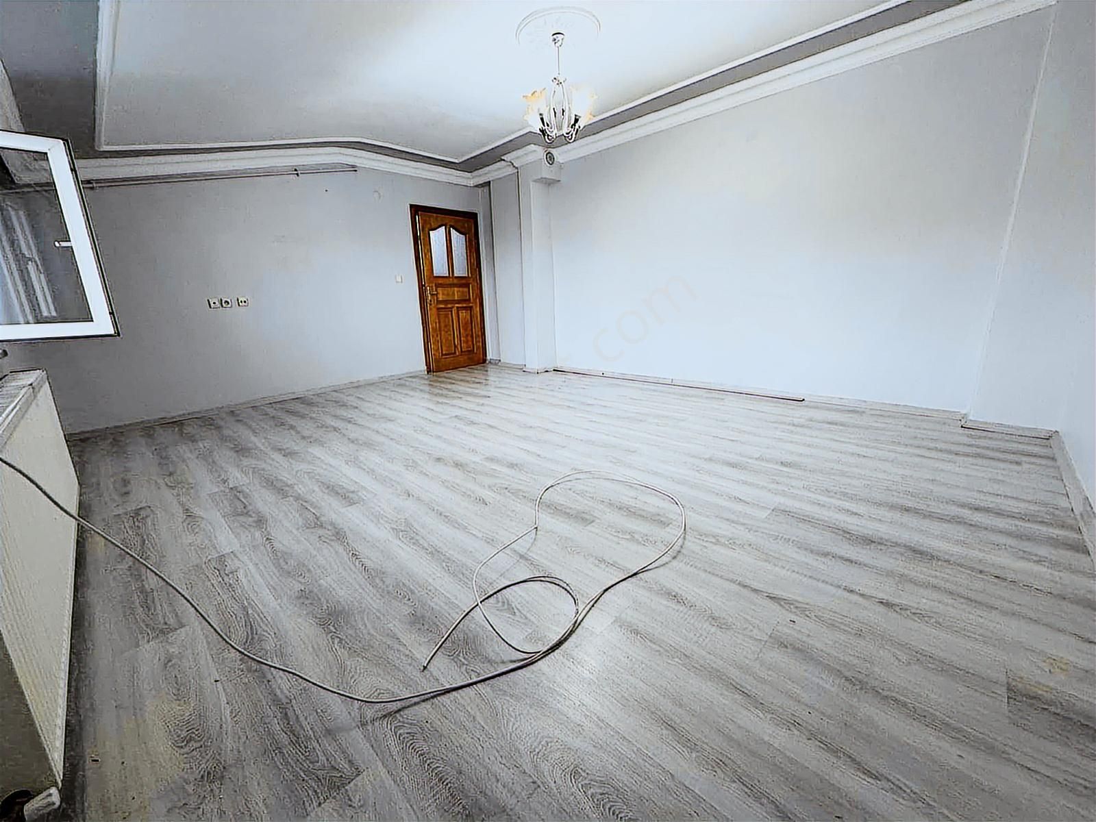 Yoldaş İnşaat'tan Kiralık 110 M2 Çatı Katı Daire Çatısı Beton - Görsel 14