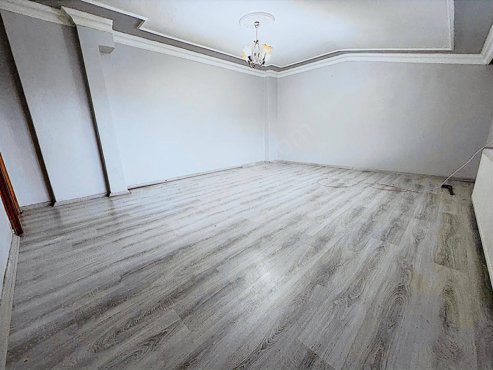 Yoldaş İnşaat'tan Kiralık 110 M2 Çatı Katı Daire Çatısı Beton