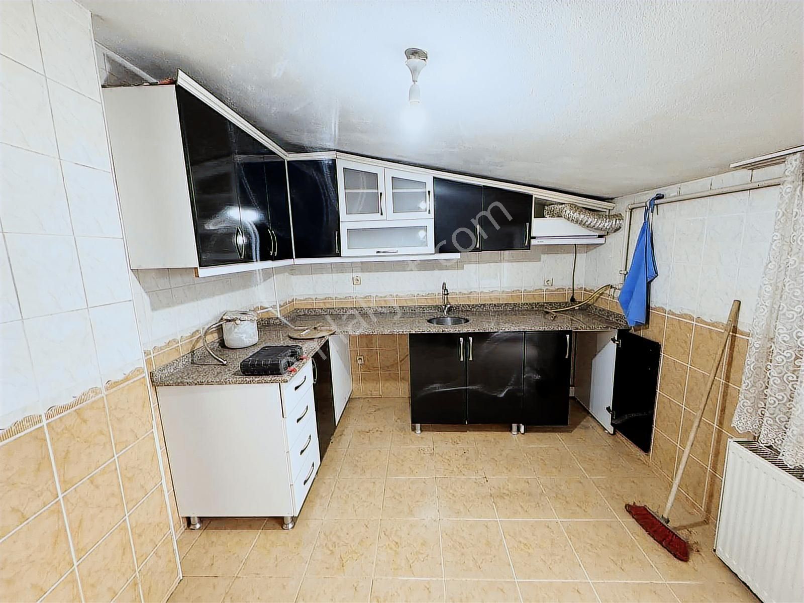 Yoldaş İnşaat'tan Kiralık 110 M2 Çatı Katı Daire Çatısı Beton - Görsel 34