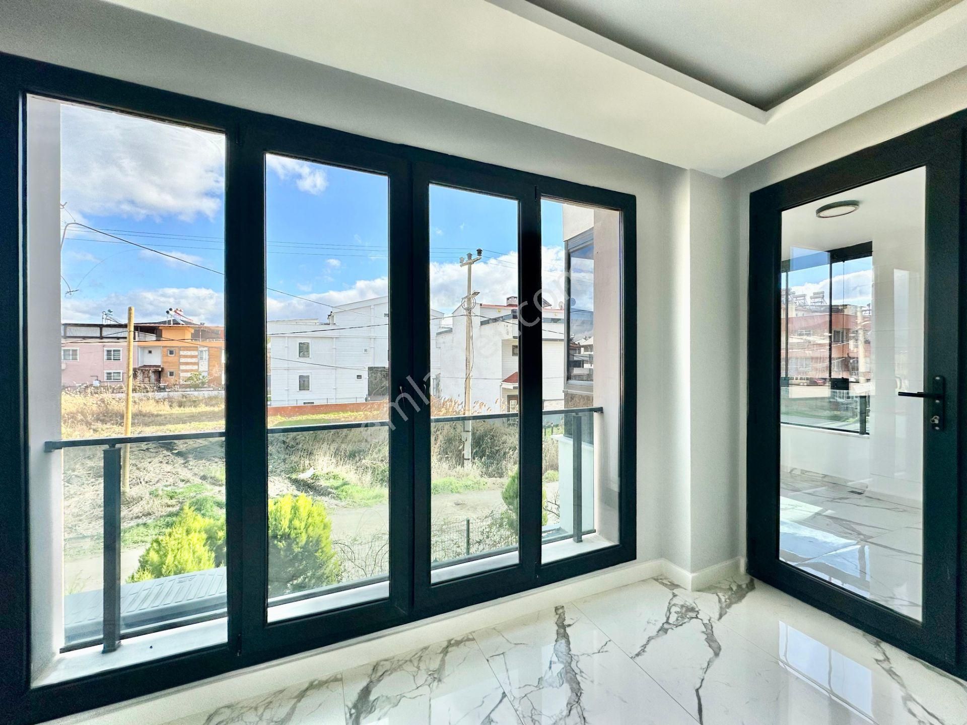 ꧁ay Emlaktan꧂akçay'da Yüksek Kredili Arakat Ön Cephe Denize Yakın Kapalı Balkonlu Satılık 1+1 Daire - Görsel 3