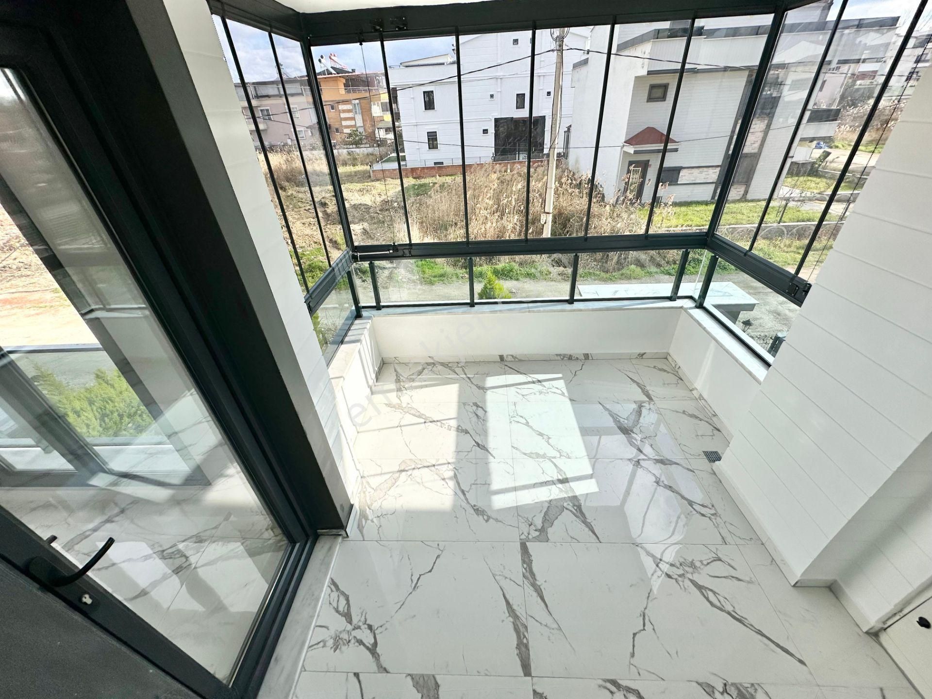 ꧁ay Emlaktan꧂akçay'da Yüksek Kredili Arakat Ön Cephe Denize Yakın Kapalı Balkonlu Satılık 1+1 Daire - Görsel 24