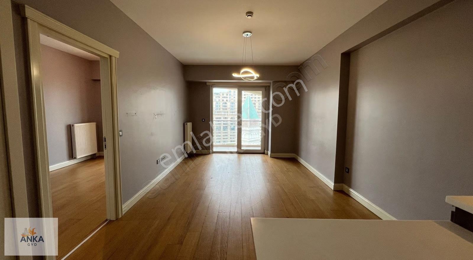 Viaport Venezia'da Avm Mnz Balkonlu Kare Salon Kiralık 1+1 - Görsel 3