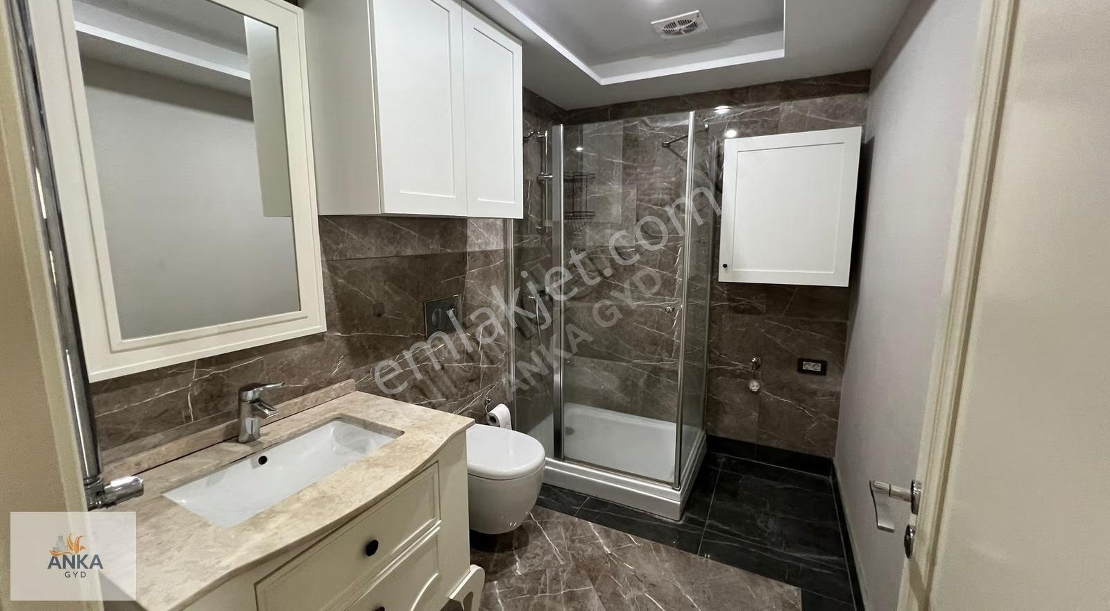 Viaport Venezia'da Avm Mnz Balkonlu Kare Salon Kiralık 1+1 - Görsel 7