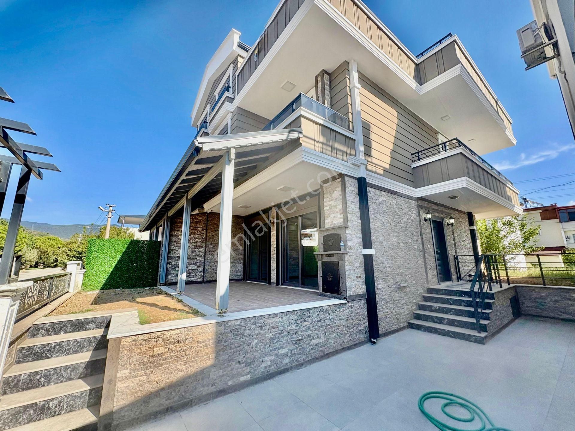 ▓karabuluttan▓güre'de Denize 200mt Tasarım Harikası Lüx 4+1 Satılık Villa