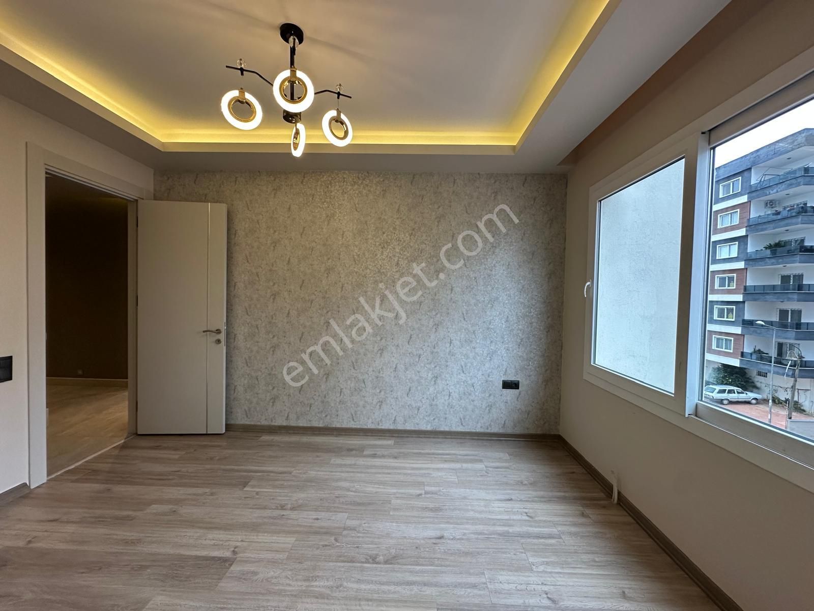 Erdemli Merkez'de, Sahile Yakın, Sıfır 3+1 Lüks Daire - Görsel 3