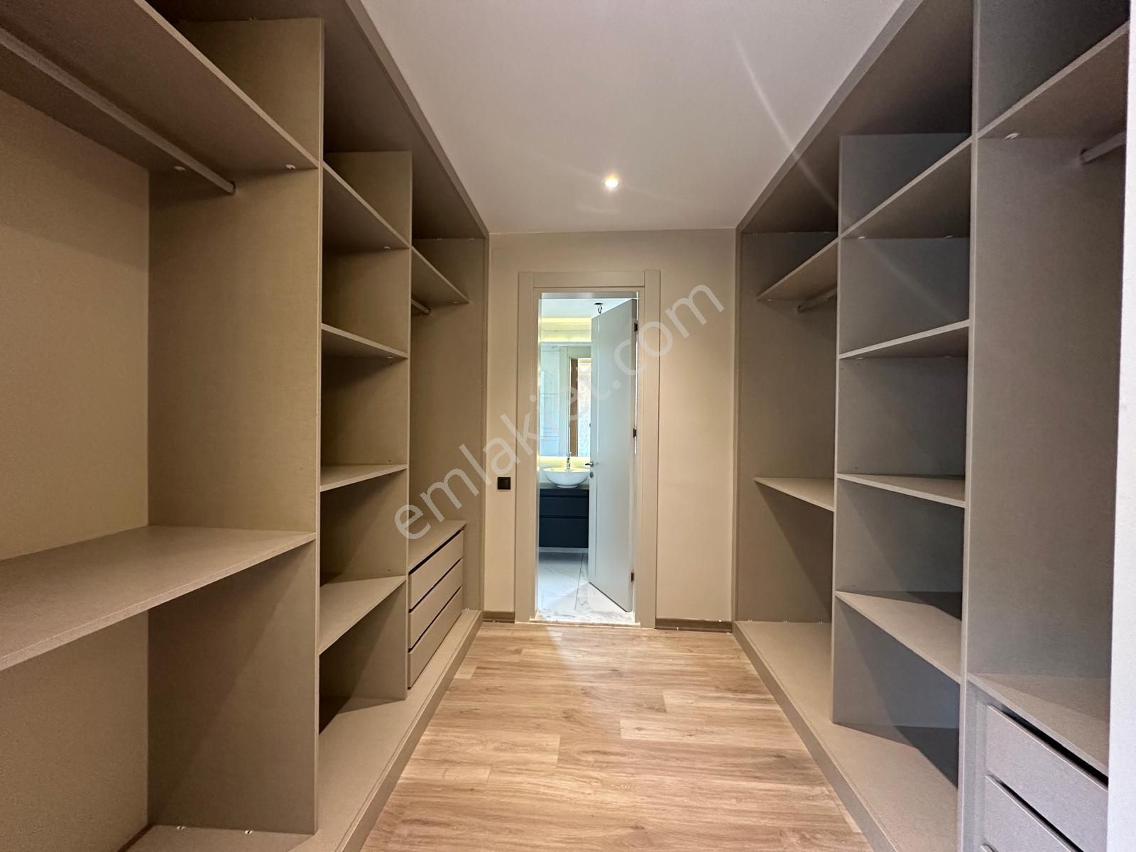 Erdemli Merkez'de, Sahile Yakın, Sıfır 3+1 Lüks Daire - Görsel 4