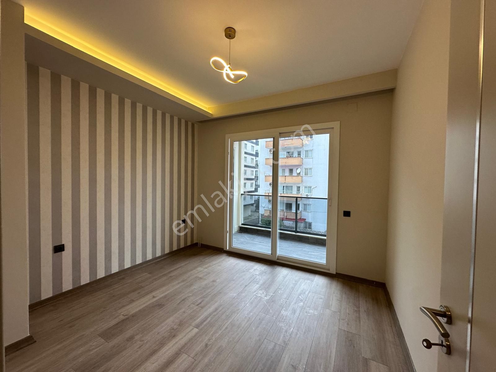 Erdemli Merkez'de, Sahile Yakın, Sıfır 3+1 Lüks Daire - Görsel 13