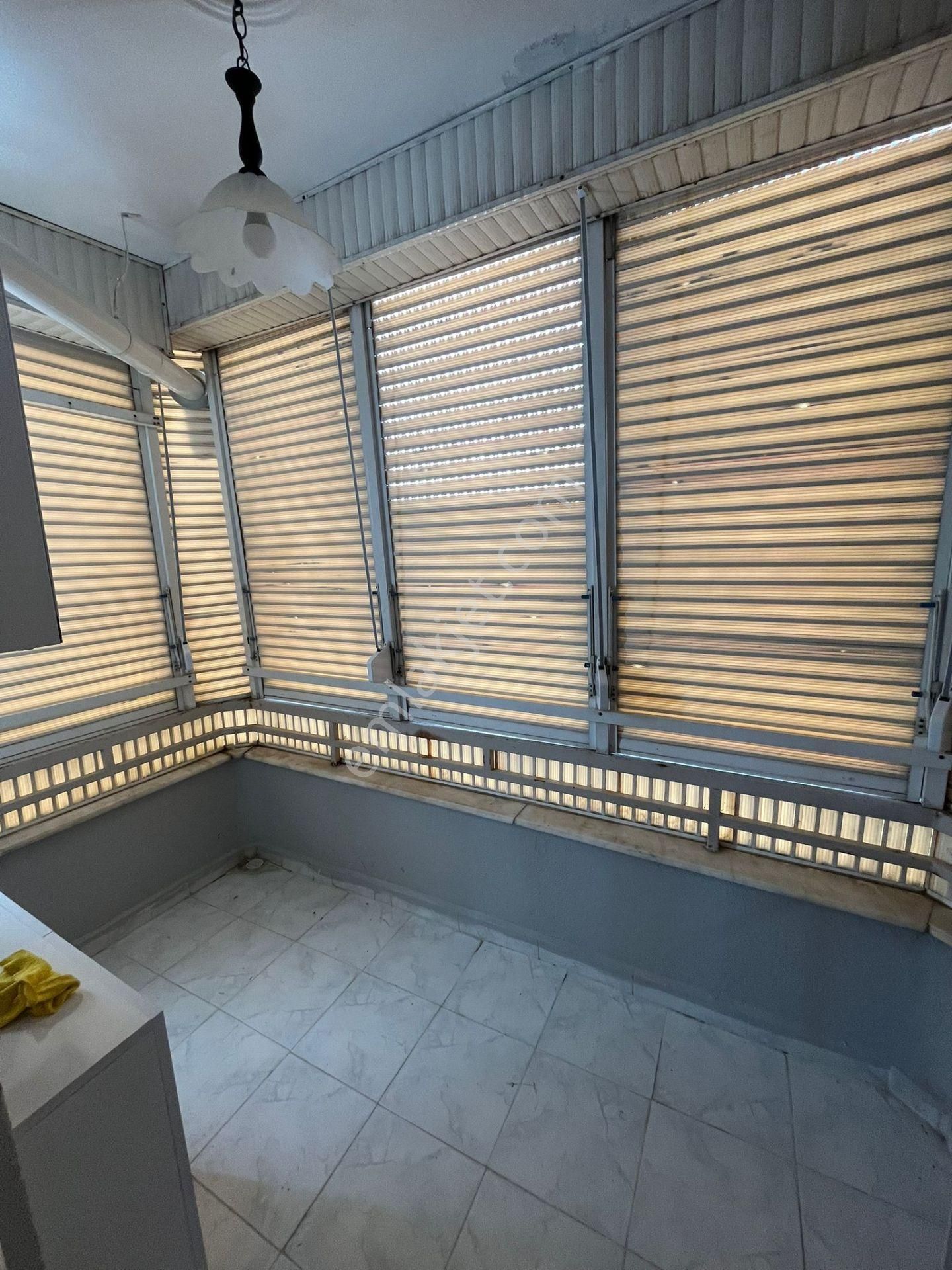 Turan Mahallesinde Full Tadilatlı Doğalgaz Kombili 2+1 Masrafsız Daire - Görsel 18