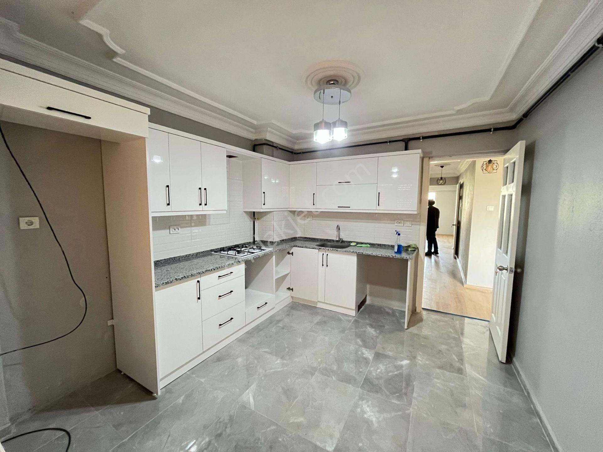 Turan Mahallesinde Full Tadilatlı Doğalgaz Kombili 2+1 Masrafsız Daire