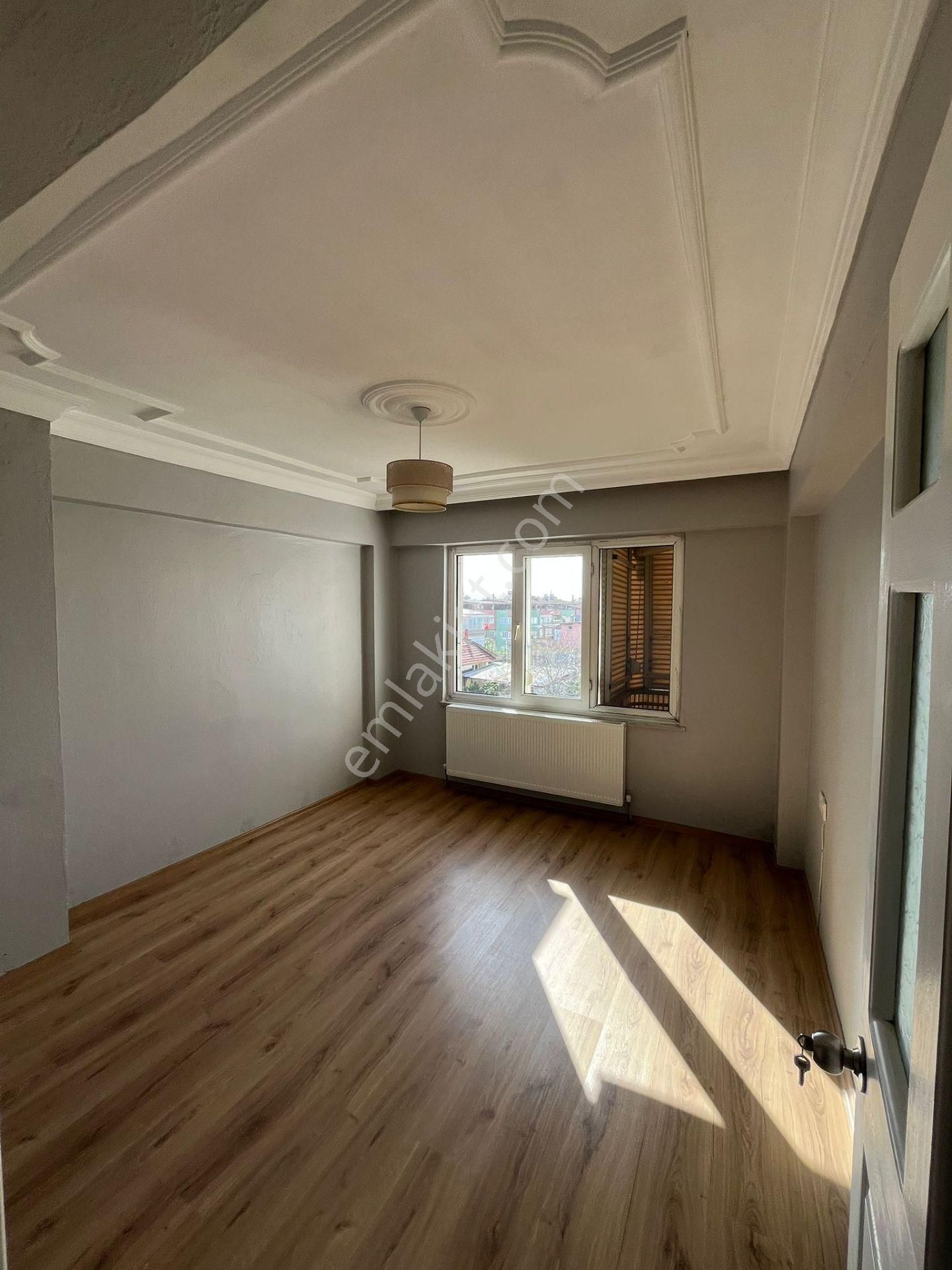 Turan Mahallesinde Full Tadilatlı Doğalgaz Kombili 2+1 Masrafsız Daire - Görsel 8