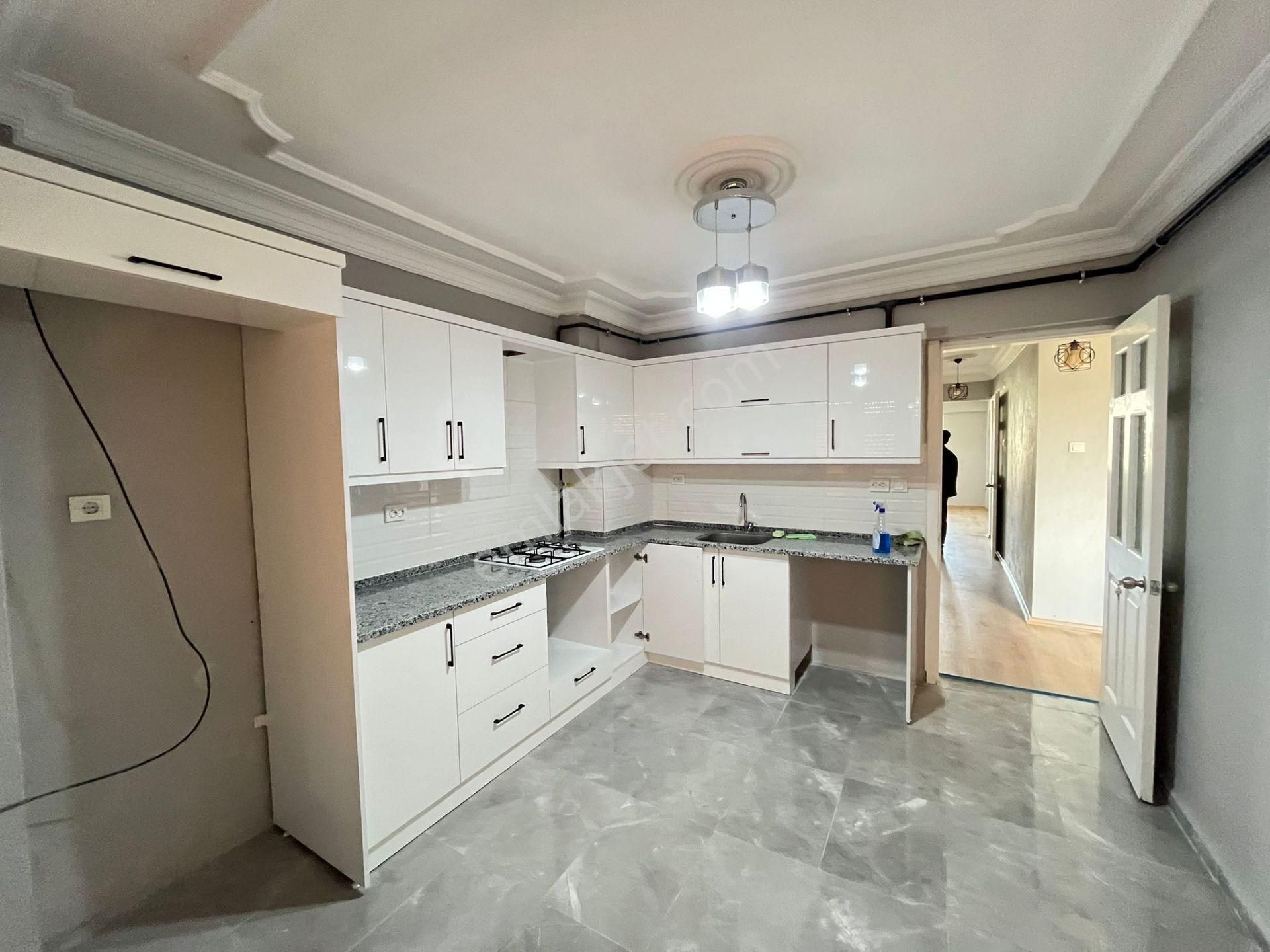 Turan Mahallesinde Full Tadilatlı Doğalgaz Kombili 2+1 Masrafsız Daire - Görsel 2