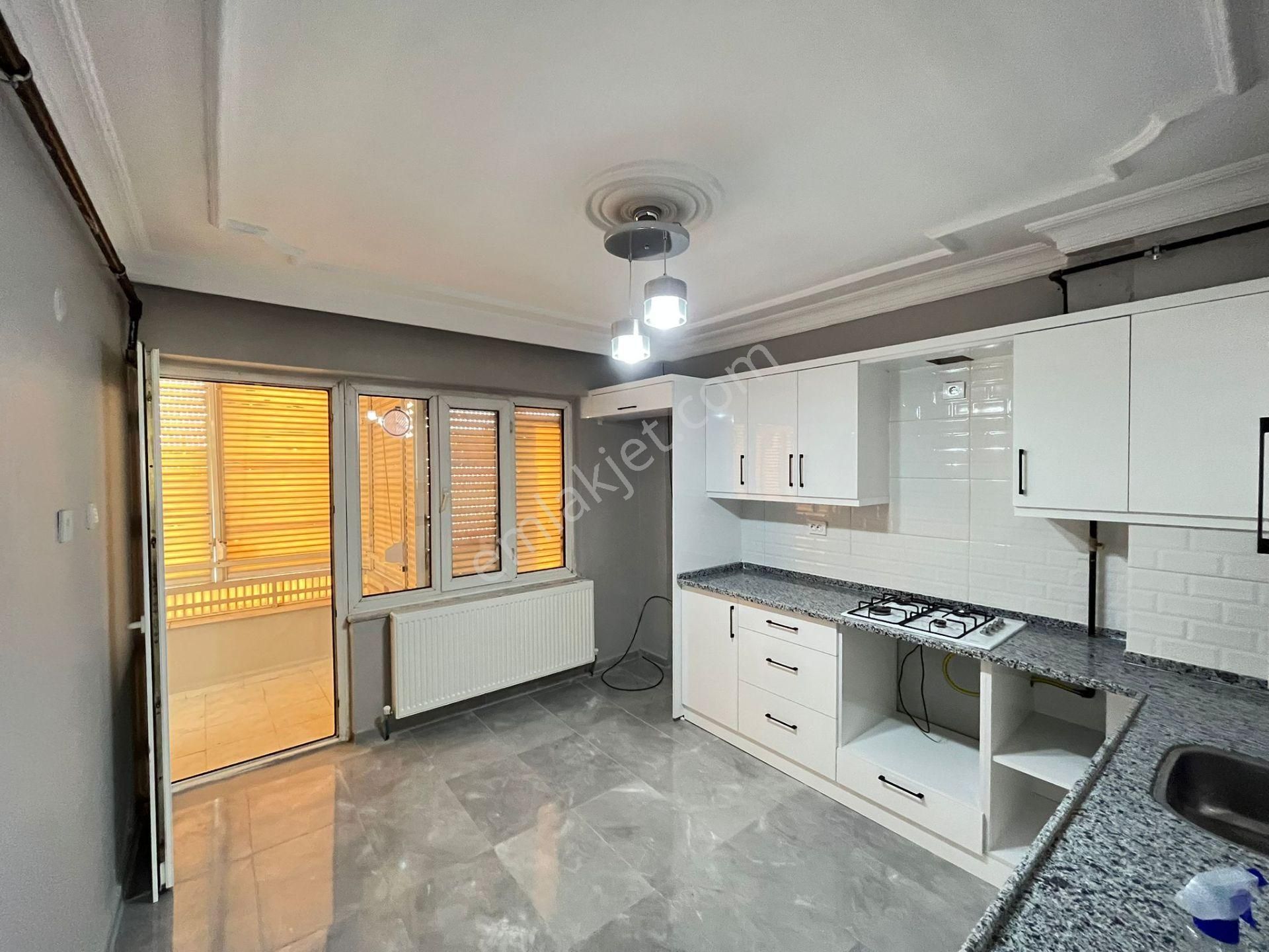 Turan Mahallesinde Full Tadilatlı Doğalgaz Kombili 2+1 Masrafsız Daire - Görsel 4