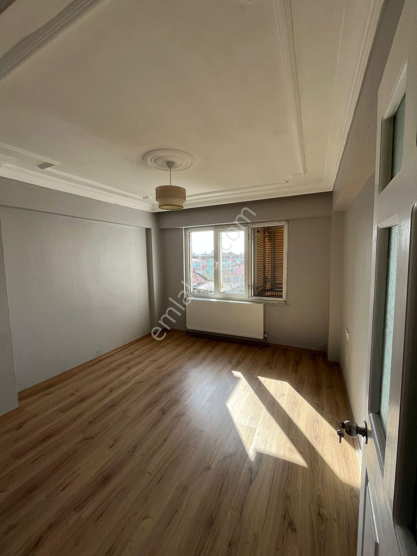 Turan Mahallesinde Full Tadilatlı Doğalgaz Kombili 2+1 Masrafsız Daire - Görsel 12