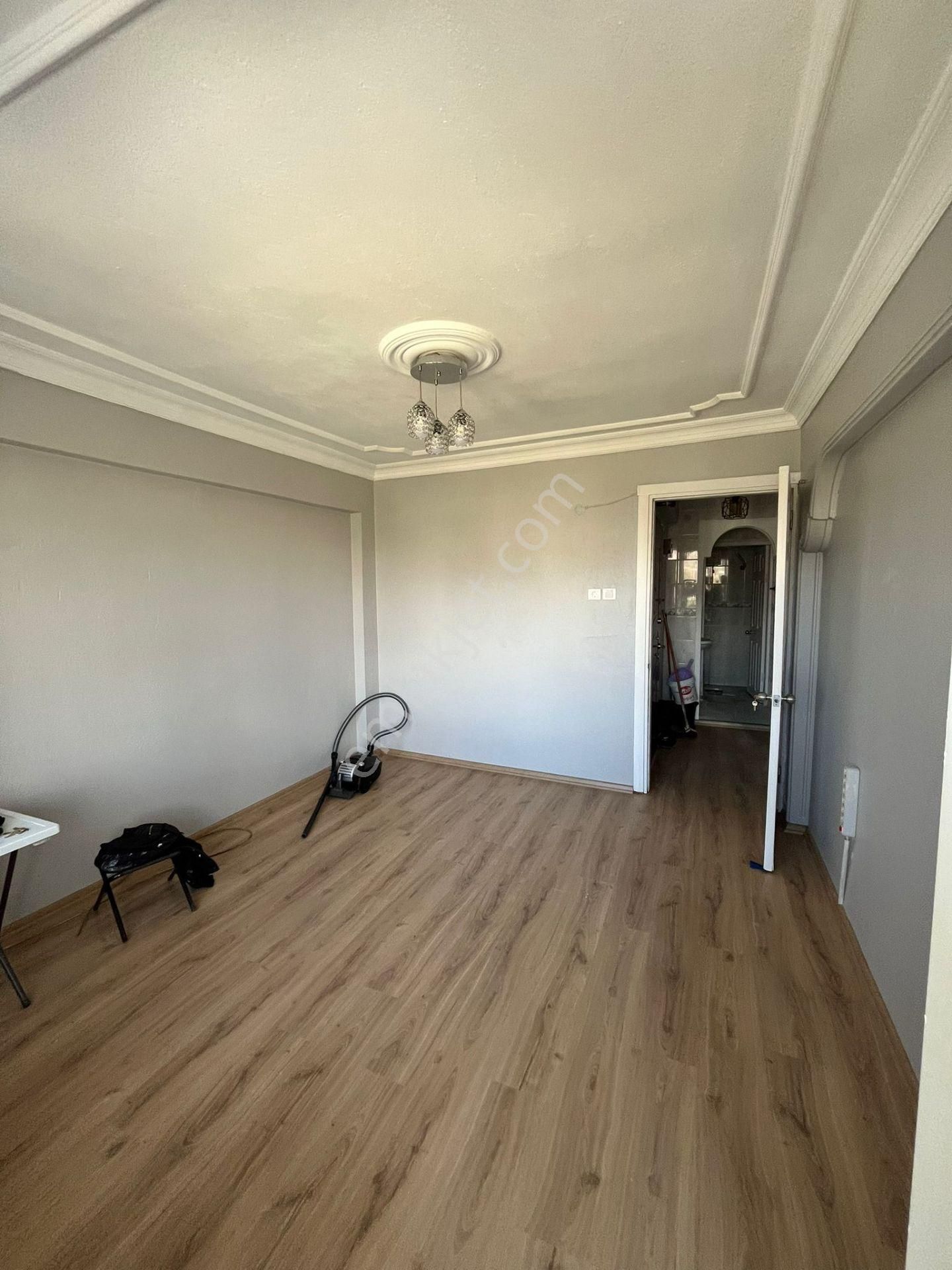 Turan Mahallesinde Full Tadilatlı Doğalgaz Kombili 2+1 Masrafsız Daire - Görsel 14