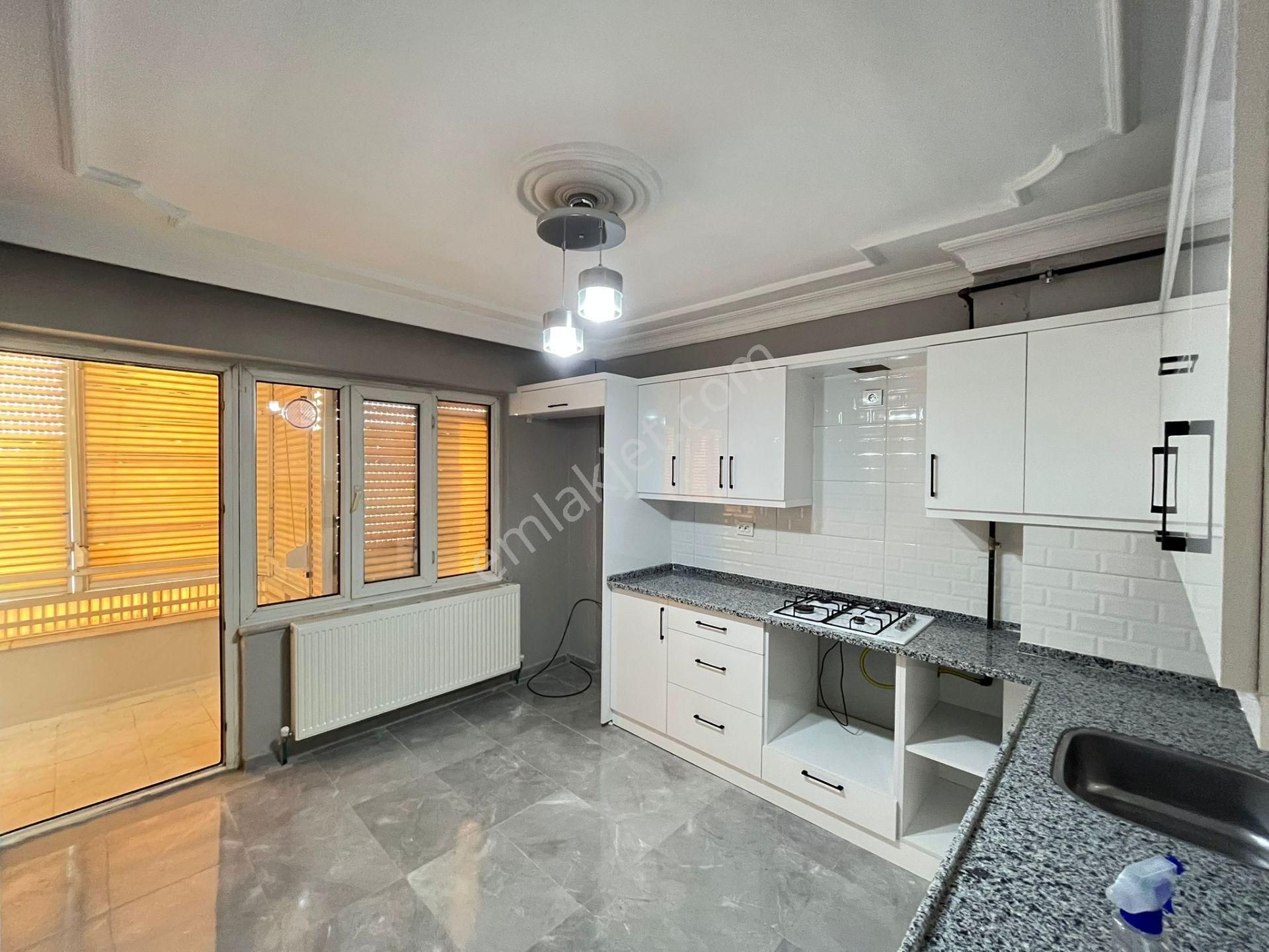 Turan Mahallesinde Full Tadilatlı Doğalgaz Kombili 2+1 Masrafsız Daire - Görsel 3