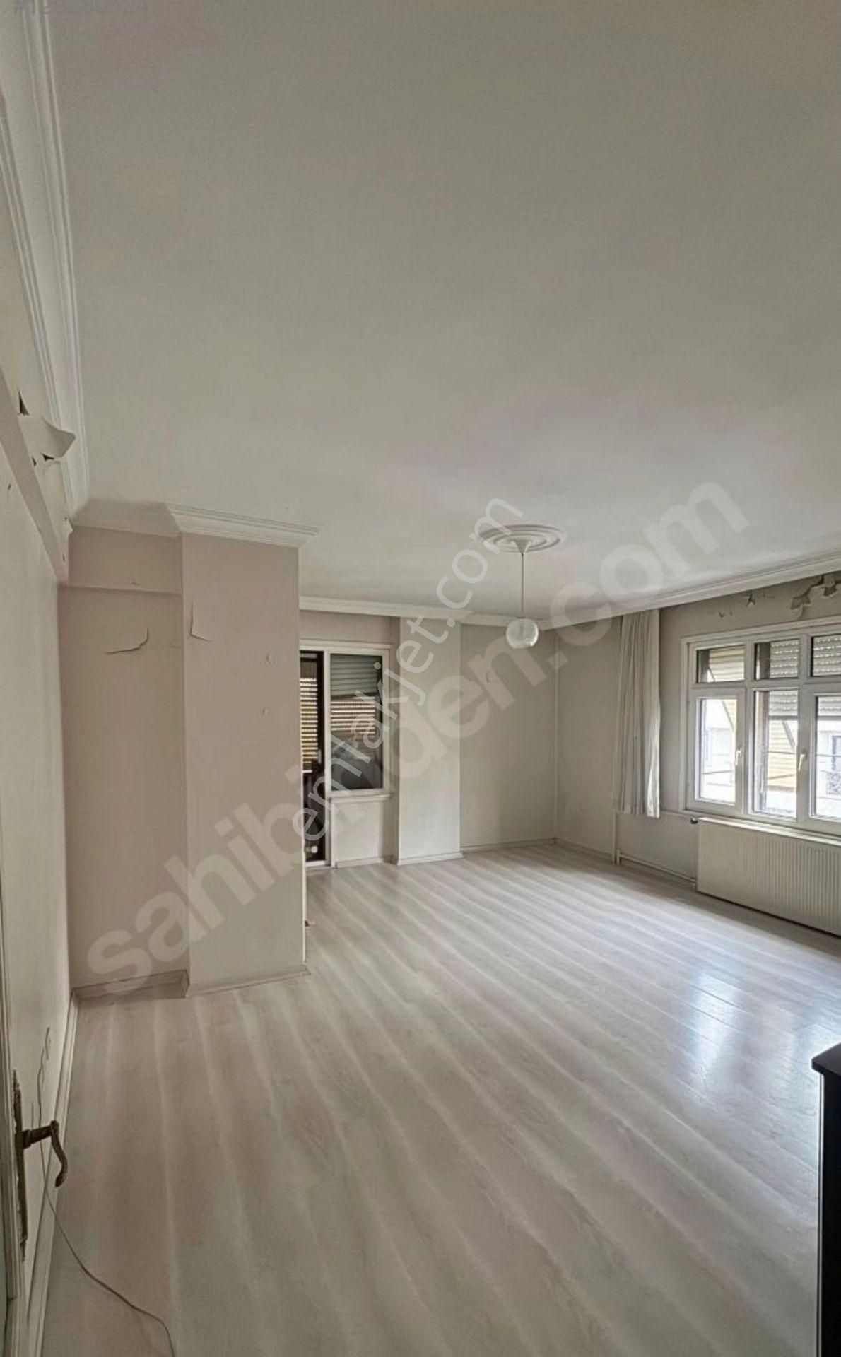 Küçükyalı Da Merkezi Konum Da Balkonlu Temiz 2+1 - Görsel 3