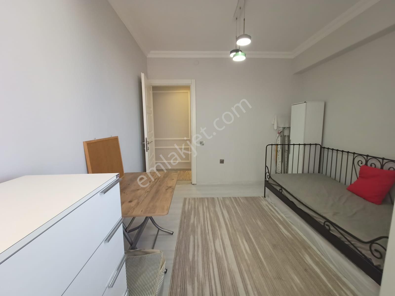 Kuşadası Marina Bölgesi Sahile 150m 3+1 Yapılı Deniz Manzarali - Görsel 17