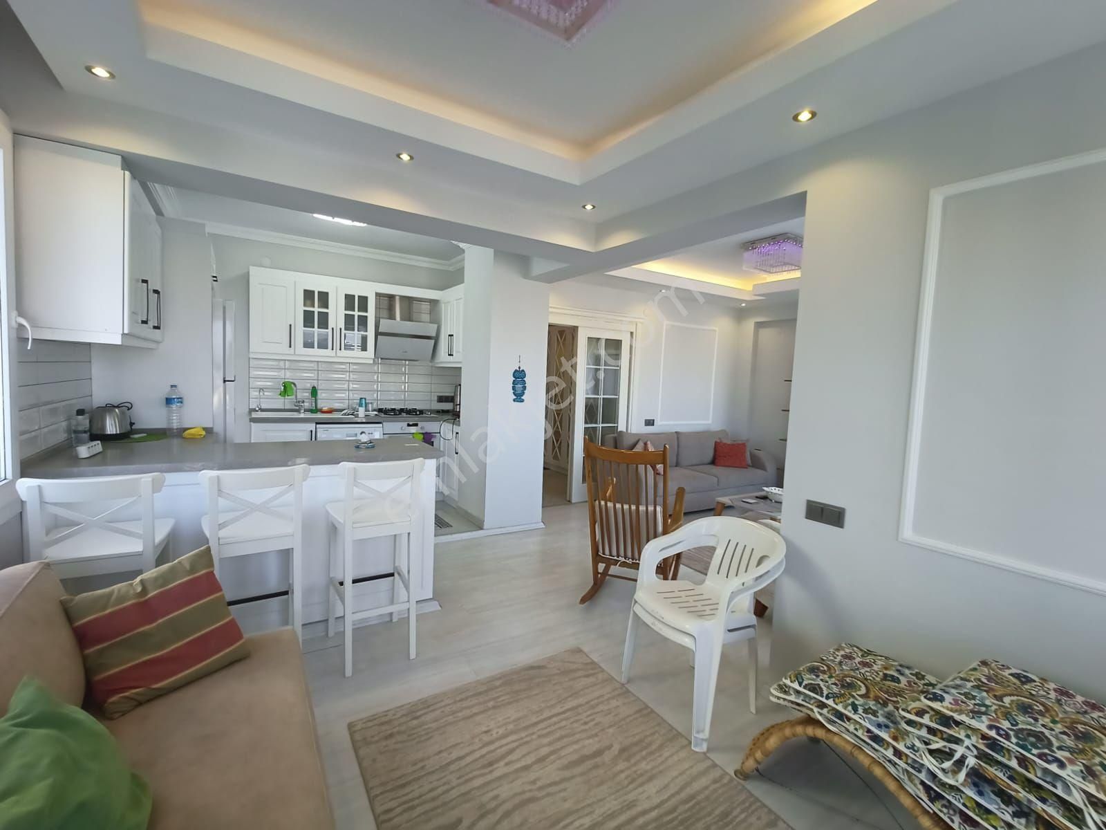 Kuşadası Marina Bölgesi Sahile 150m 3+1 Yapılı Deniz Manzarali - Görsel 6