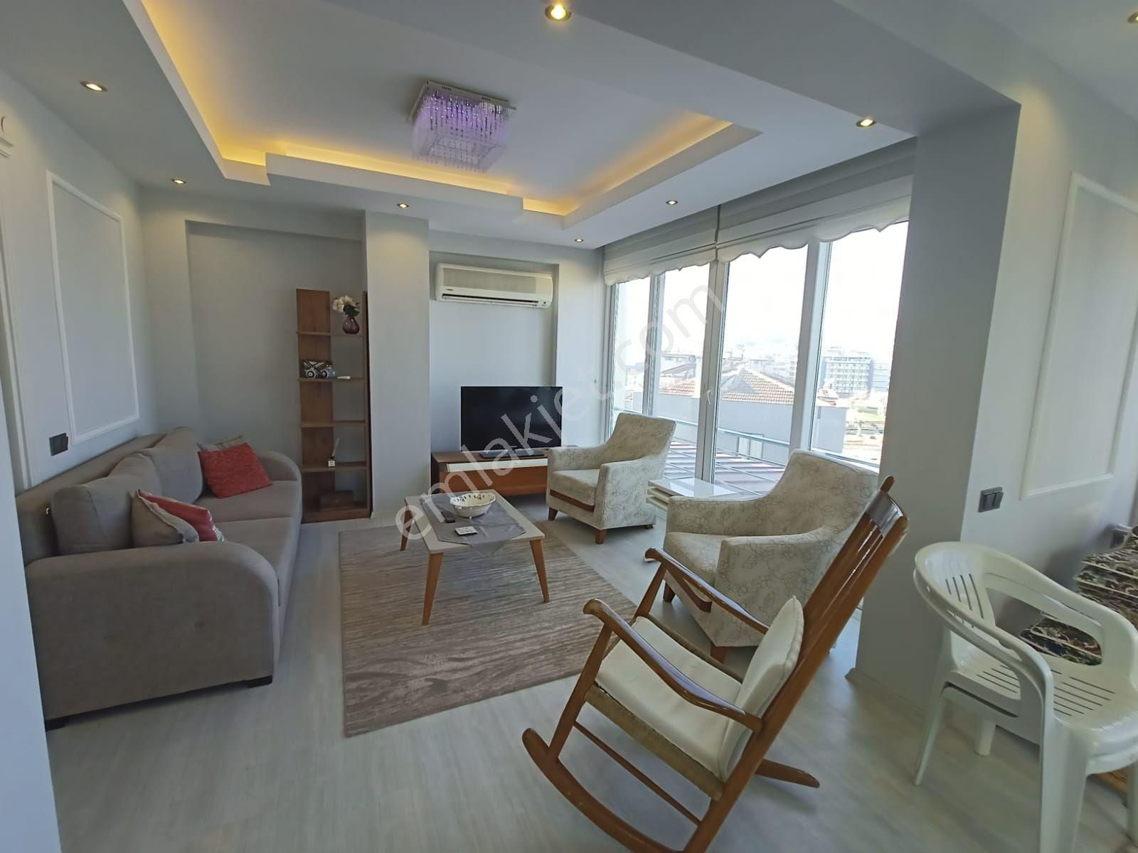 Kuşadası Marina Bölgesi Sahile 150m 3+1 Yapılı Deniz Manzarali - Görsel 11