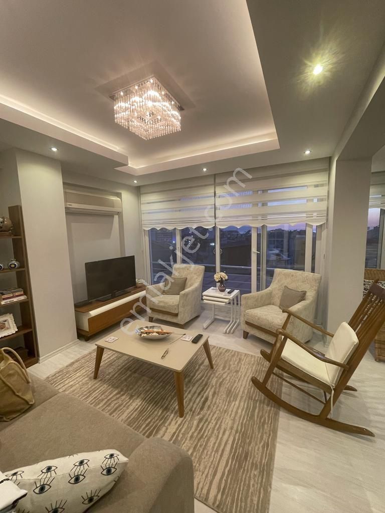 Kuşadası Marina Bölgesi Sahile 150m 3+1 Yapılı Deniz Manzarali - Görsel 12