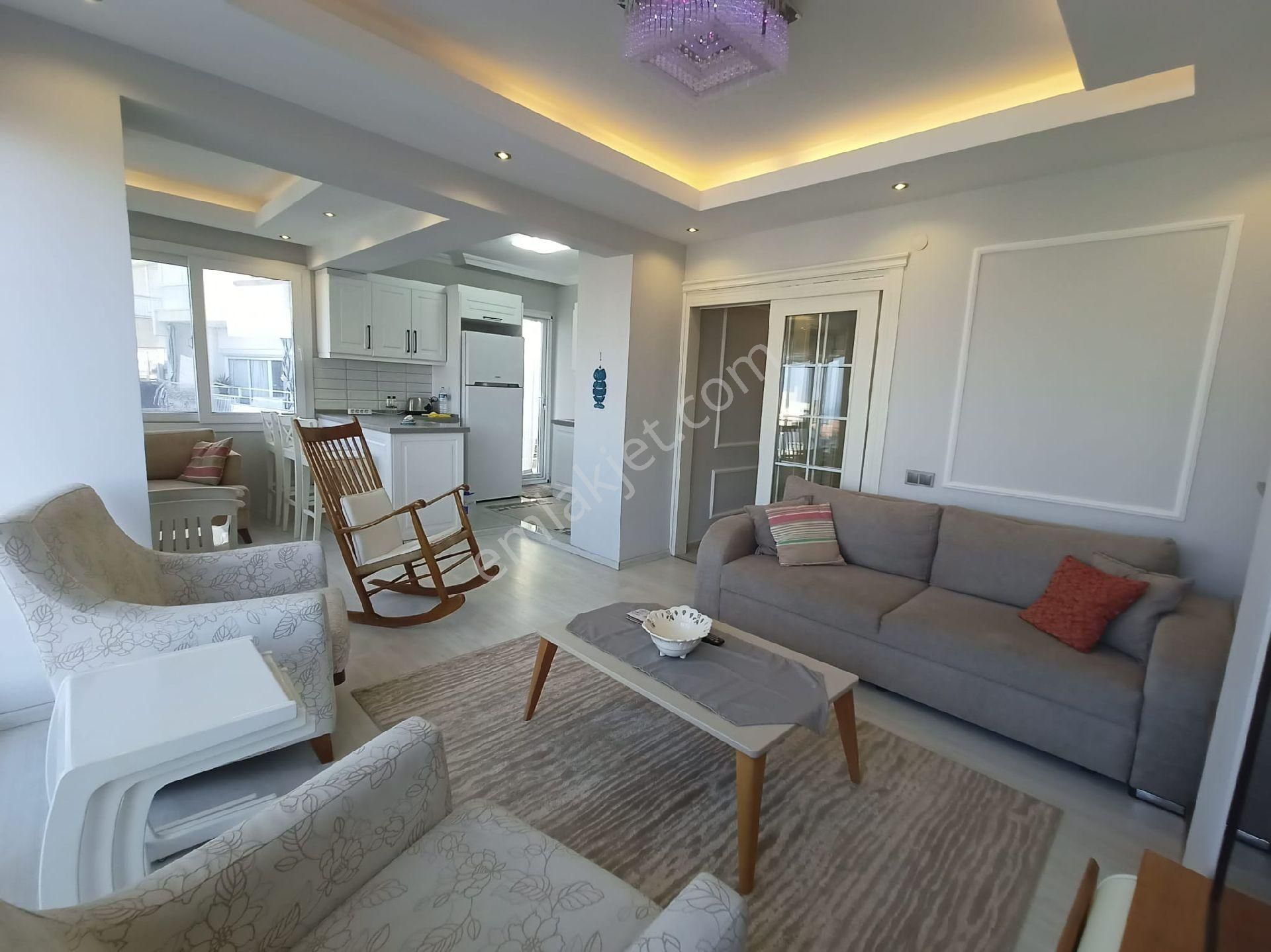 Kuşadası Marina Bölgesi Sahile 150m 3+1 Yapılı Deniz Manzarali - Görsel 10