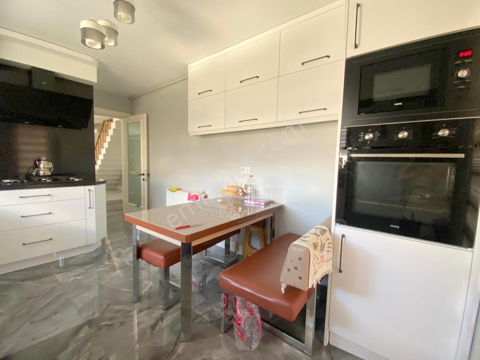 Mertcan'dan Yayalar Havuzlu Güvenlikli Sitede 5+2 Dubleks - Görsel 6