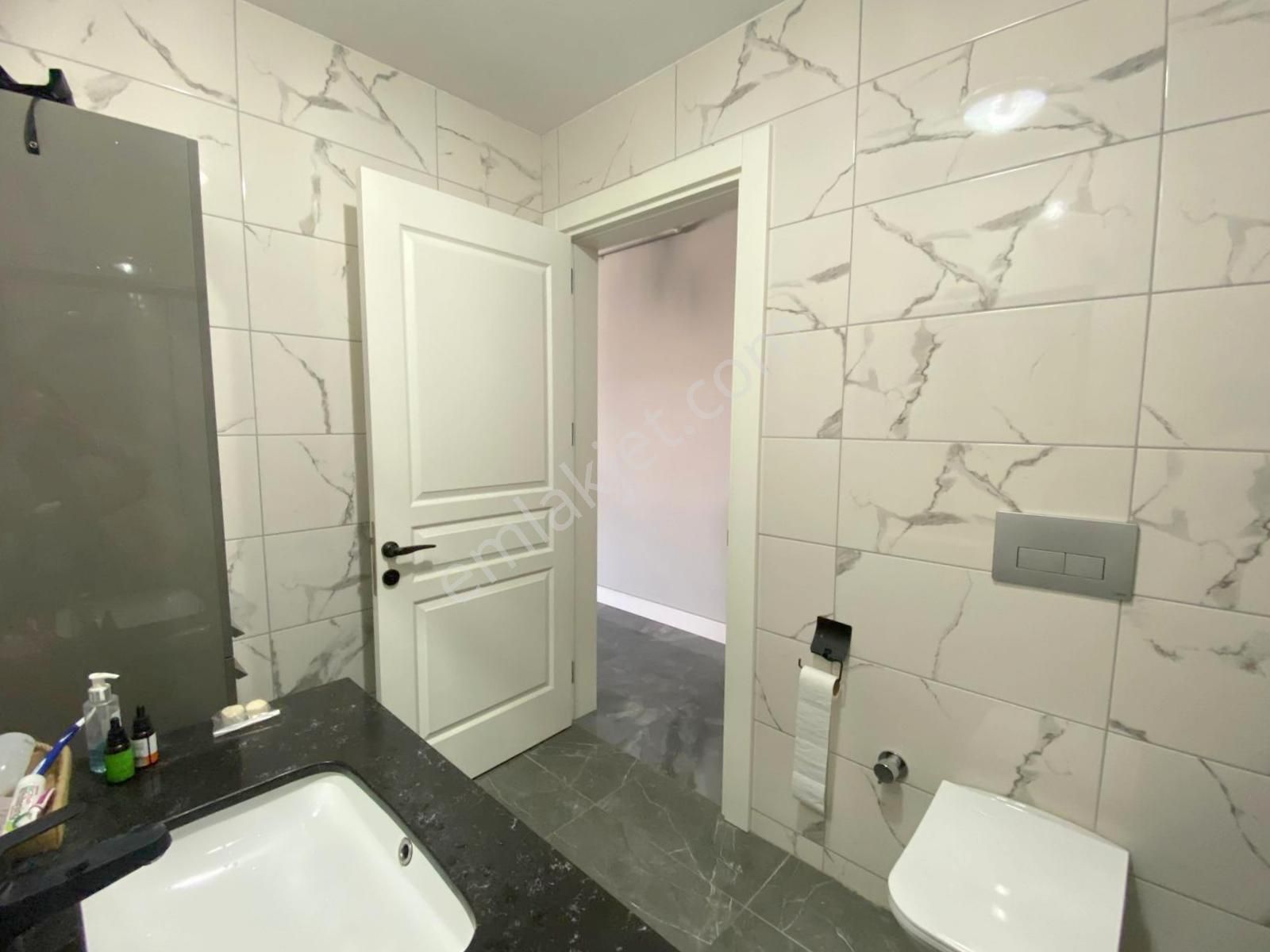 Mertcan'dan Yayalar Havuzlu Güvenlikli Sitede 5+2 Dubleks - Görsel 13