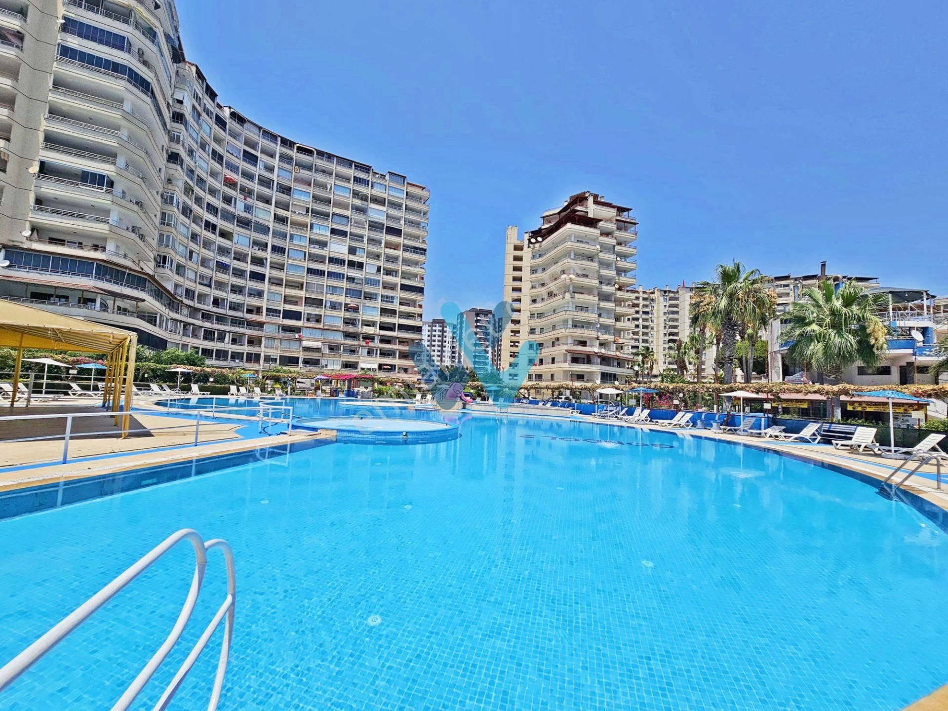 Win'den Gondol 2 Tatil Sitesinde Denize Sıfır 1+1 Satılık Daire