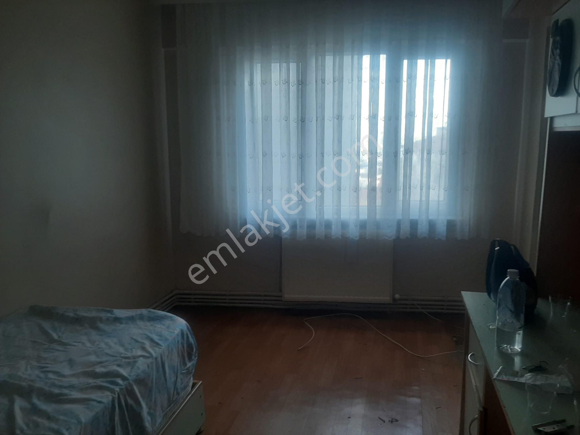 Fem Emlak'tan Zeyniler Caddesinde 2+1 Kombili Ferah Daire - Görsel 4