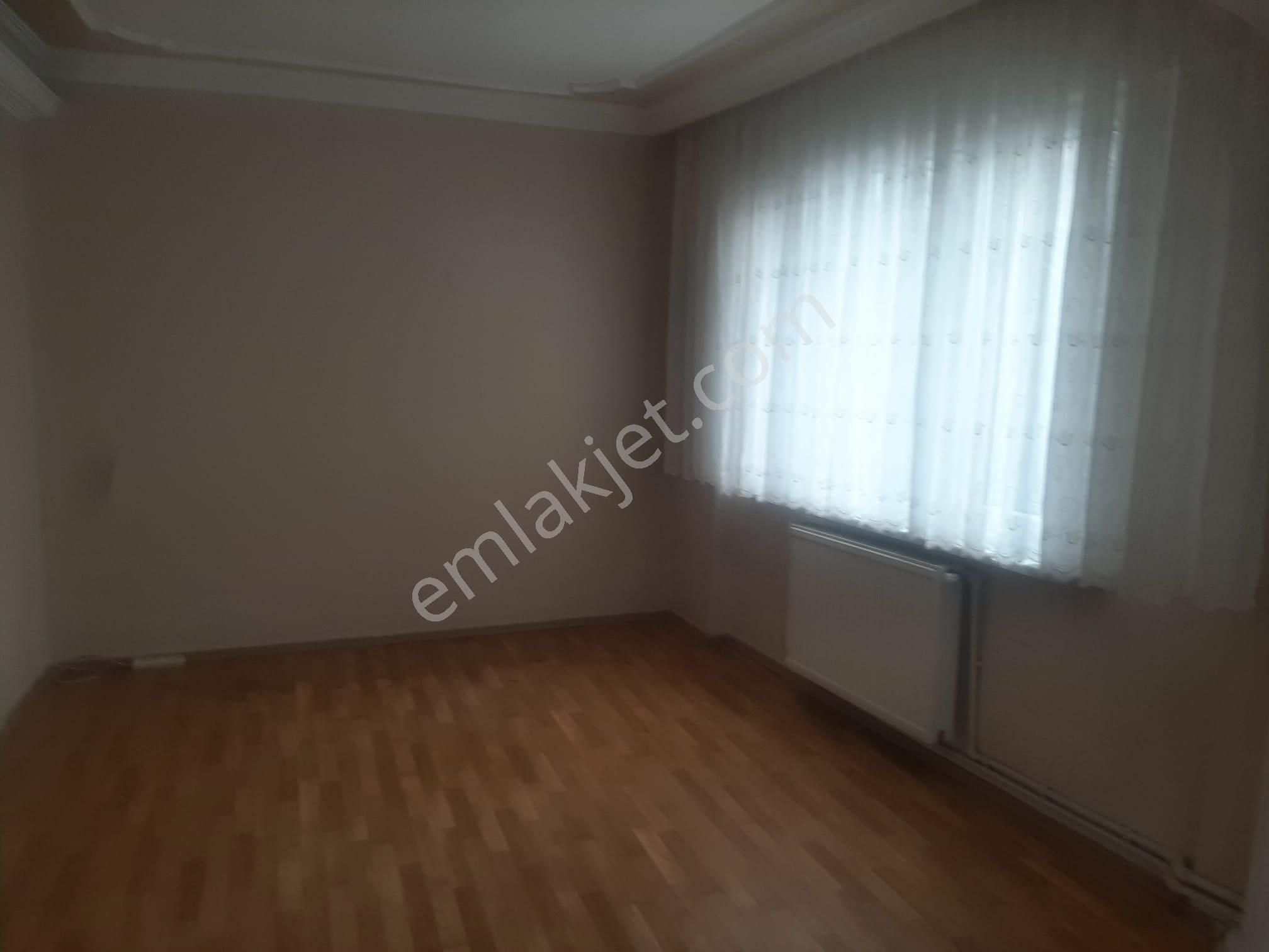 Fem Emlak'tan Zeyniler Caddesinde 2+1 Kombili Ferah Daire - Görsel 7