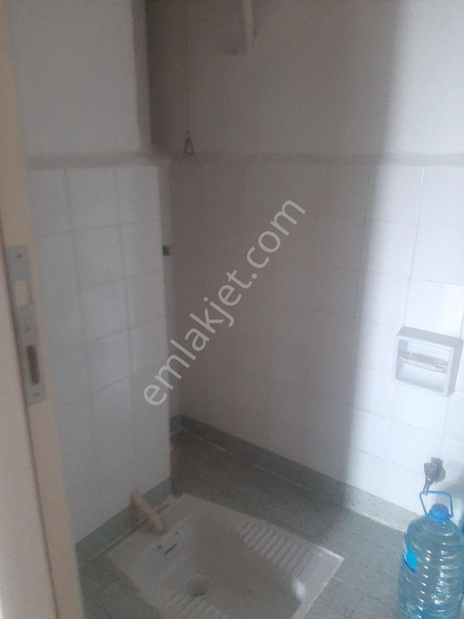 Fem Emlak'tan Zeyniler Caddesinde 2+1 Kombili Ferah Daire - Görsel 9