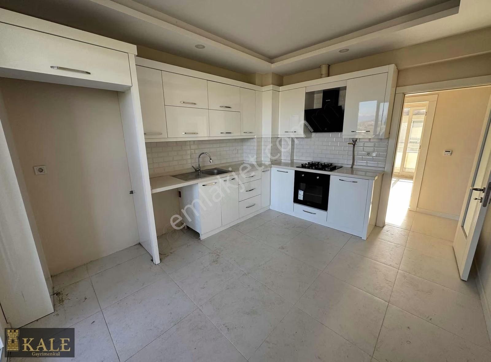 Kale'den Doğu Çevre Yolunda Geniş Satılık 3+1 Daire - Görsel 8